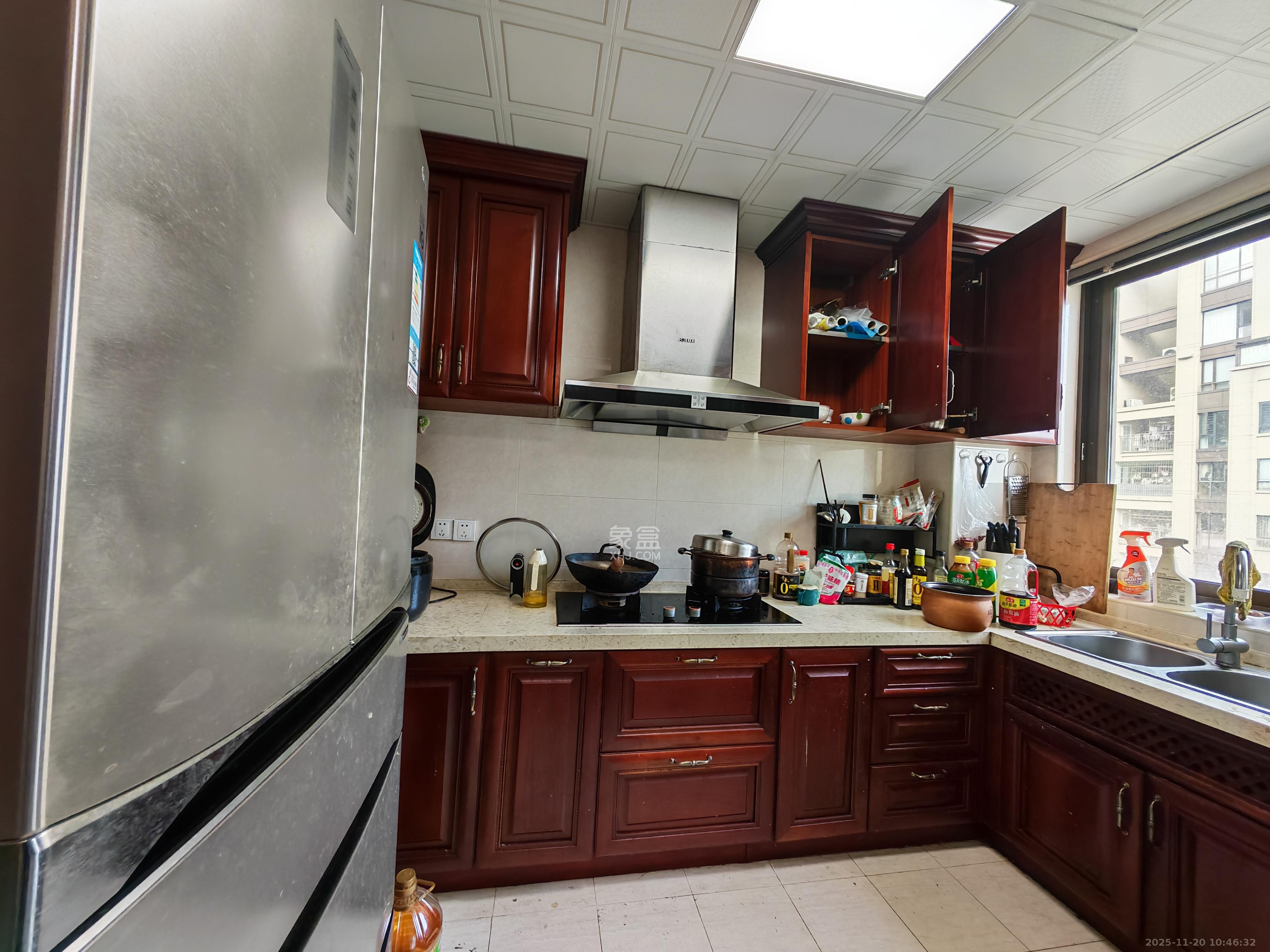 金茂梅溪湖 3室2厅2卫 3500.0元/月 金茂梅溪湖 3室2厅2卫 3500.0元/月室内图