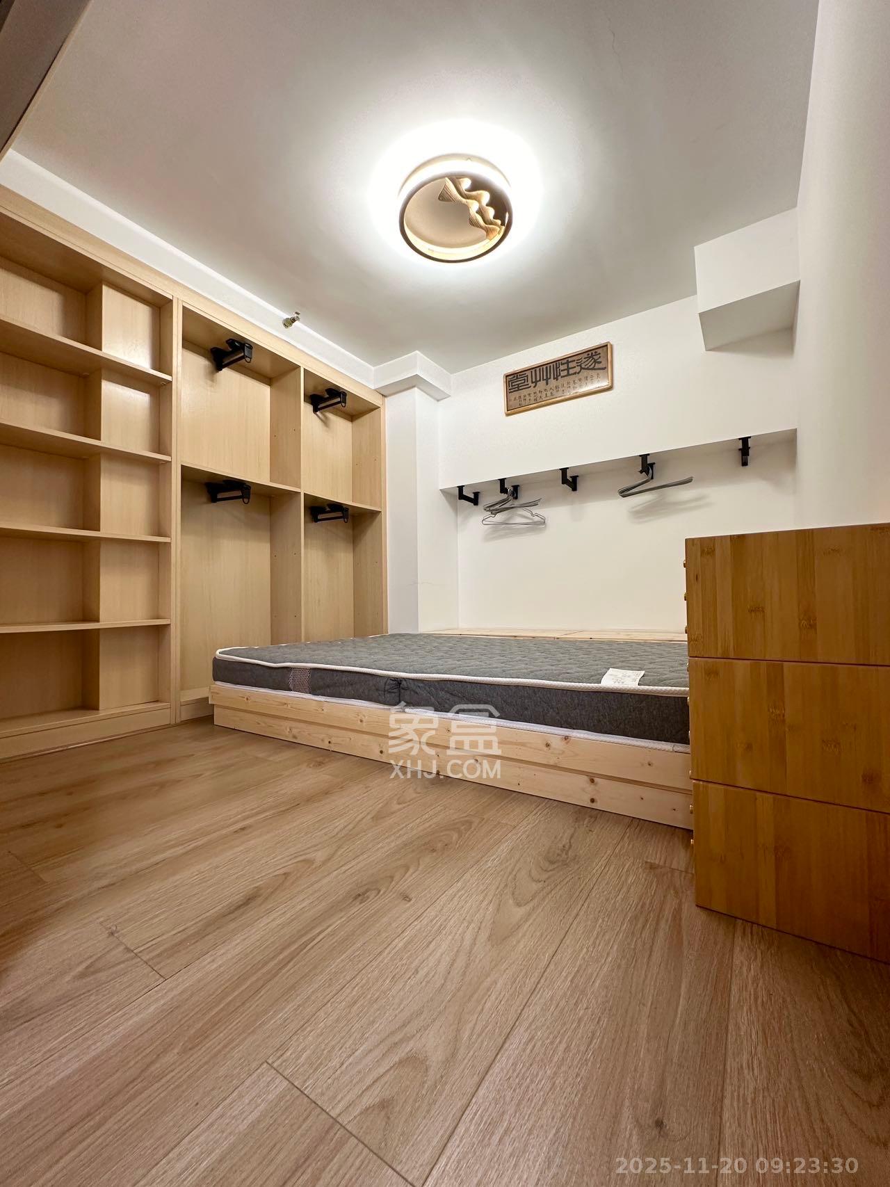 荣盛花语书苑  2室1厅2卫    2700.0元/月室内图