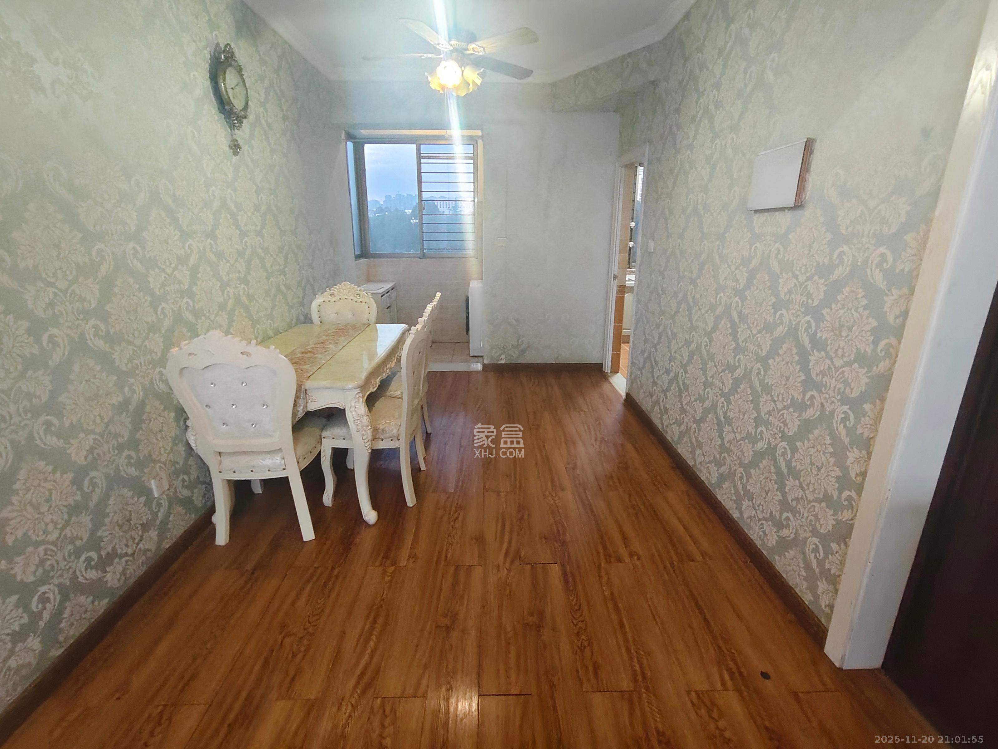 西岸润泽府  4室2厅2卫    4200.0元/月室内图