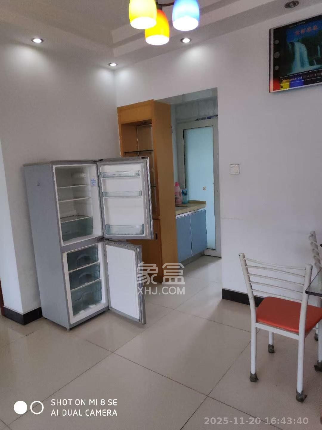 金霞十号重建地  2室1厅1卫    1500.0元/月室内图