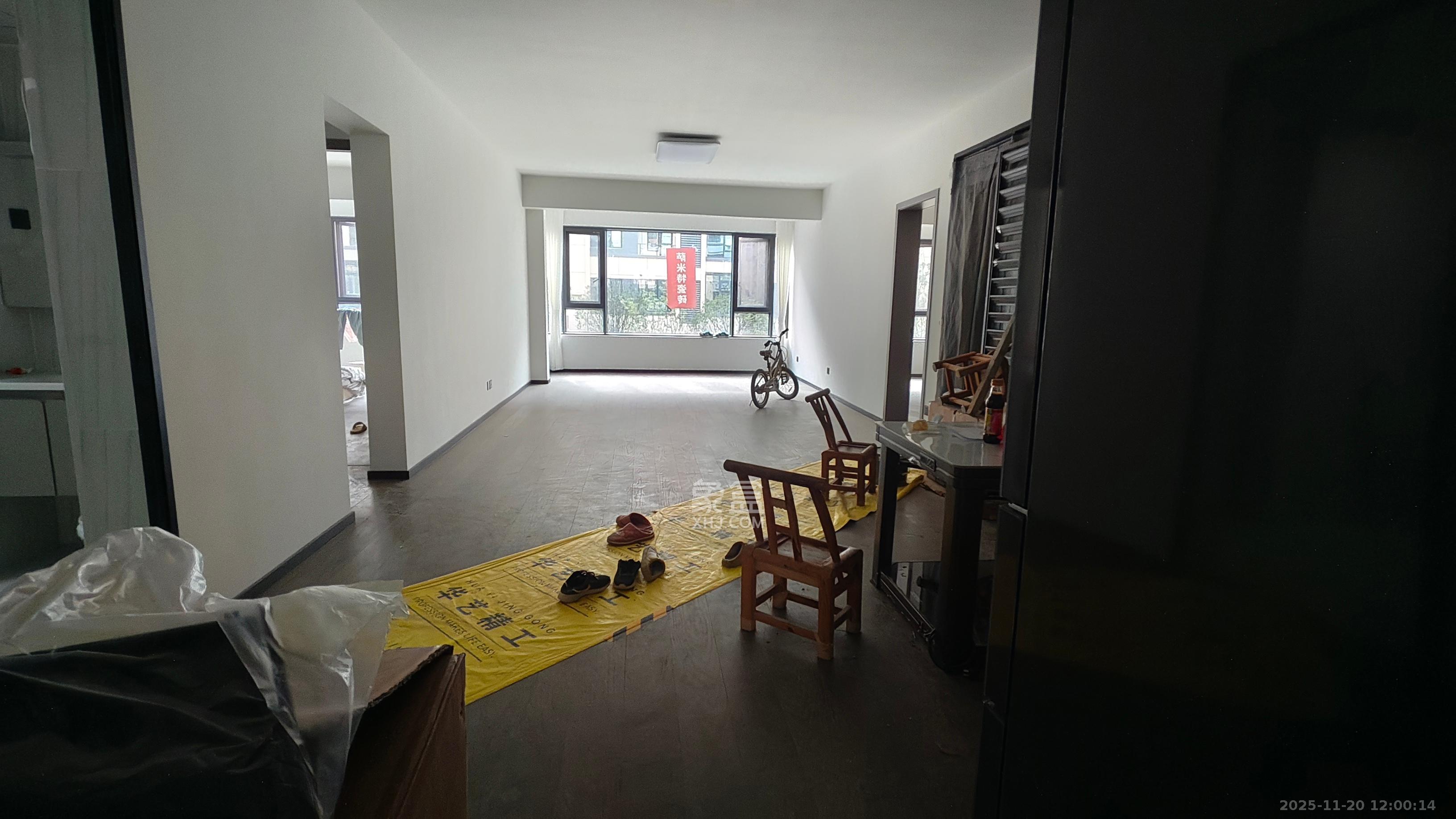 长房岭秀时代 4室2厅2卫 3400.0元/月 长房岭秀时代 4室2厅2卫 3400.0元/月室内图