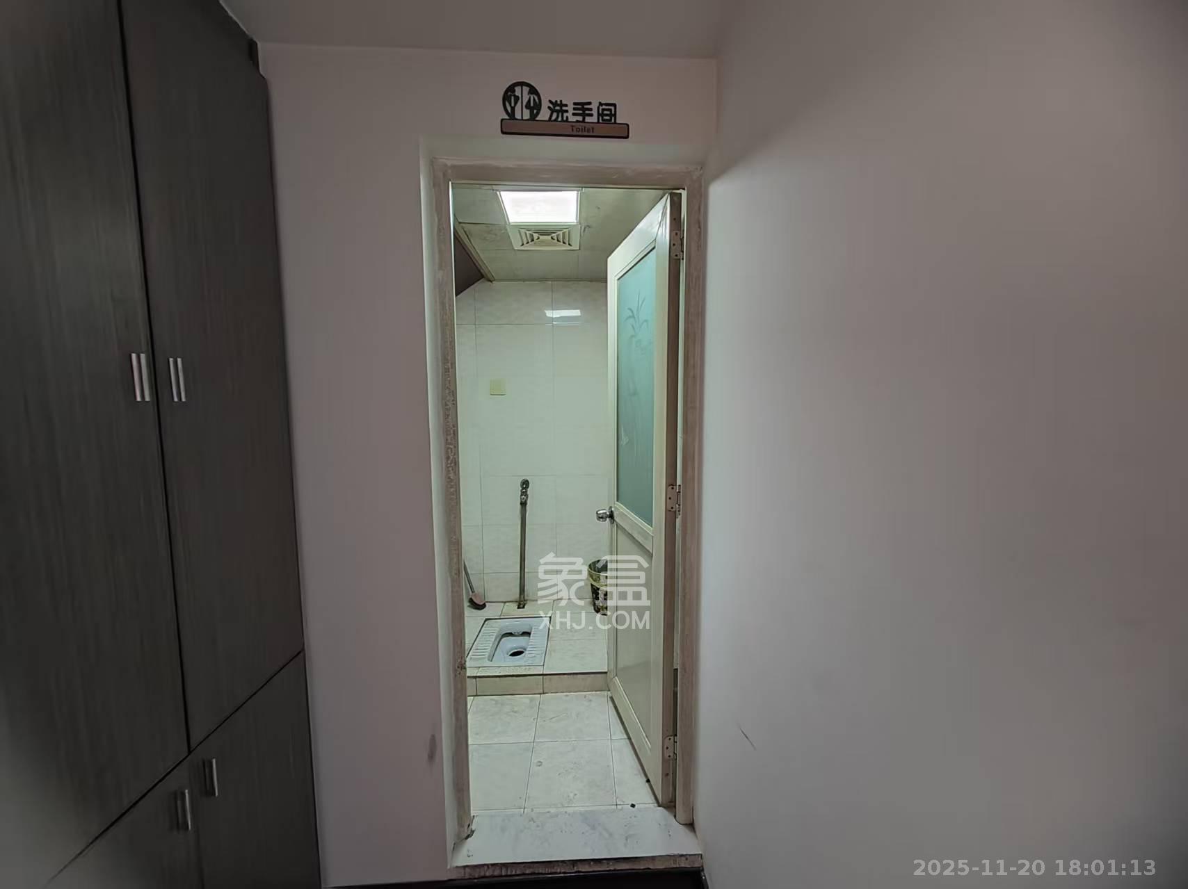 福乐康城   122.4㎡      4500.0元/月室内图