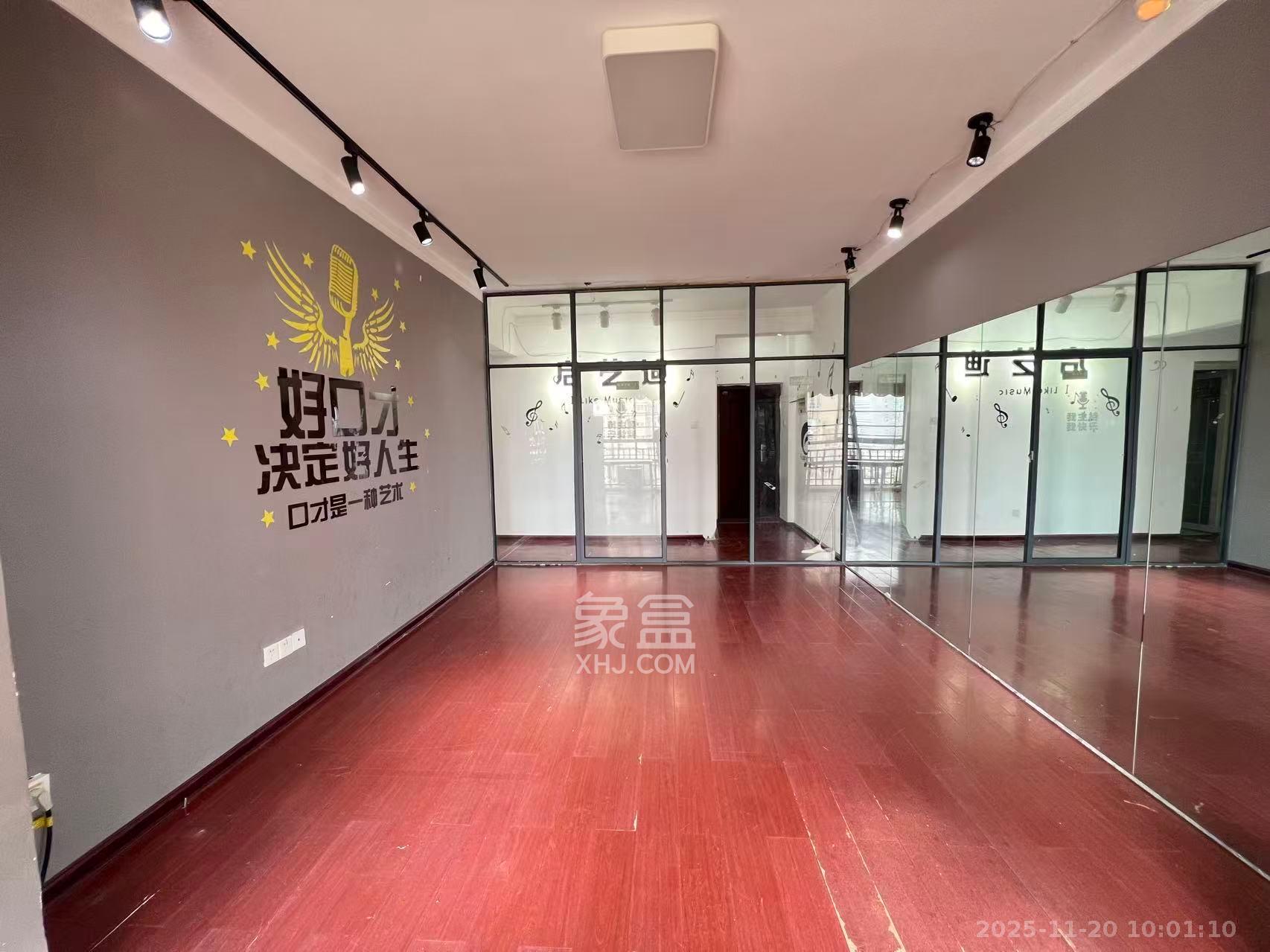 上河国际C区  3室1厅1卫    2800.0元/月