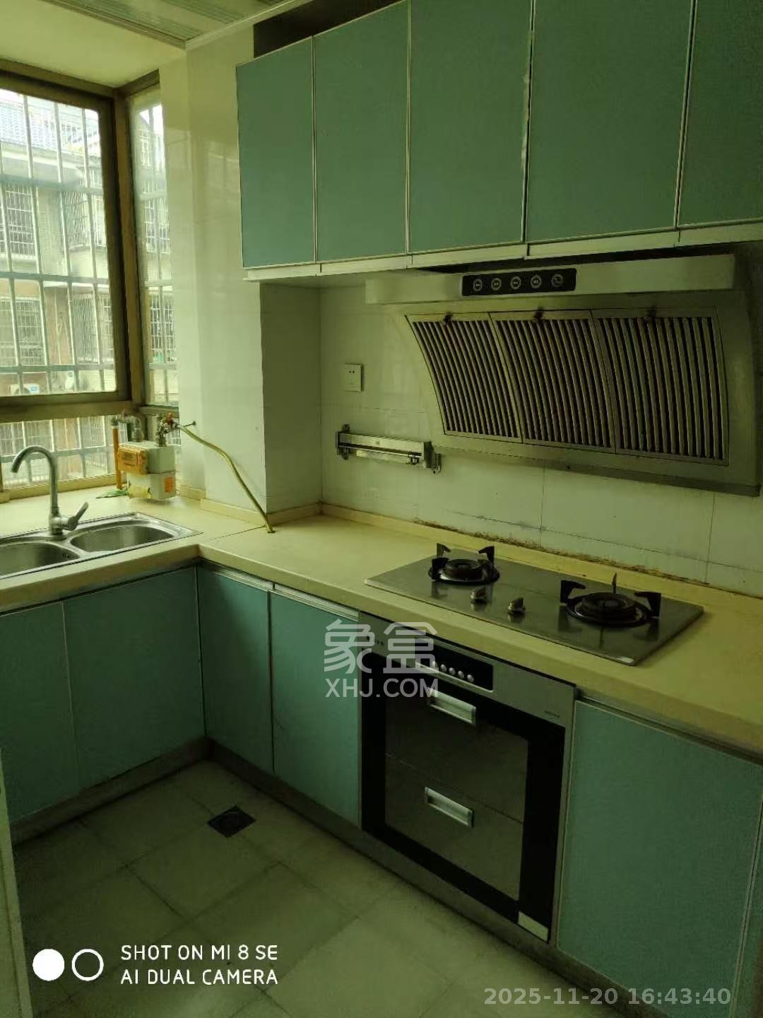 金霞十号重建地  2室1厅1卫    1500.0元/月室内图