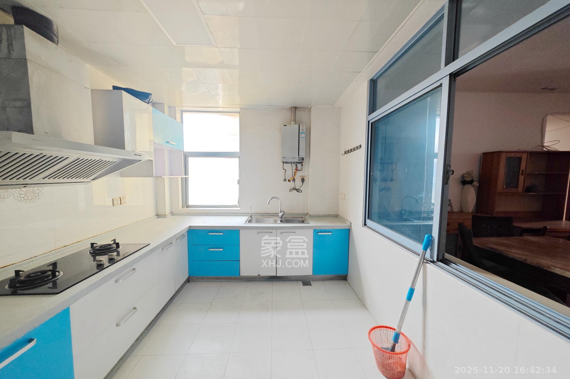 书香名邸 3室2厅1卫 93.8万 书香名邸 3室2厅1卫 93.8万厨房