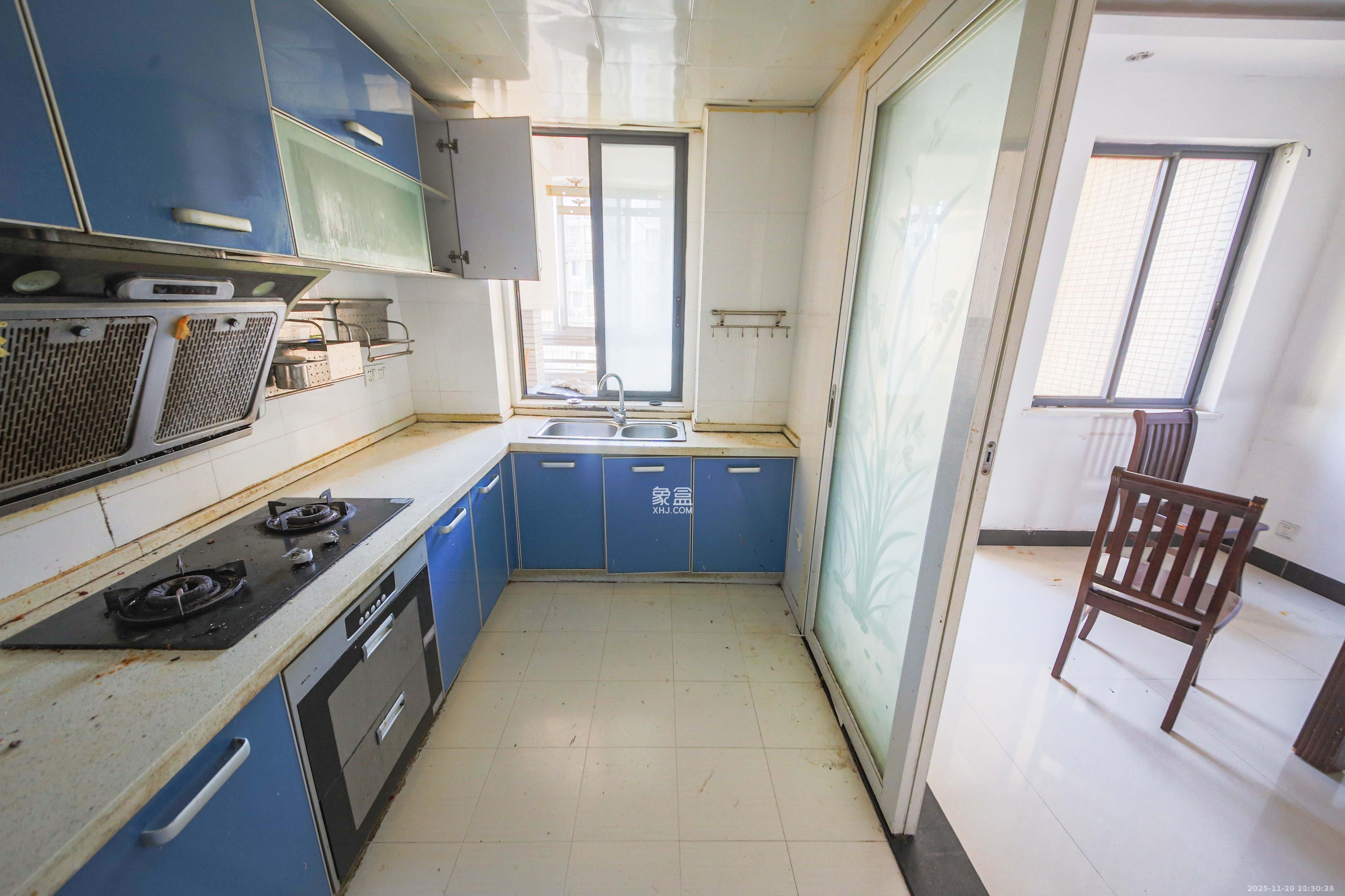 满庭芳小区 3室2厅2卫 3000.0元/月 满庭芳小区 3室2厅2卫 3000.0元/月室内图