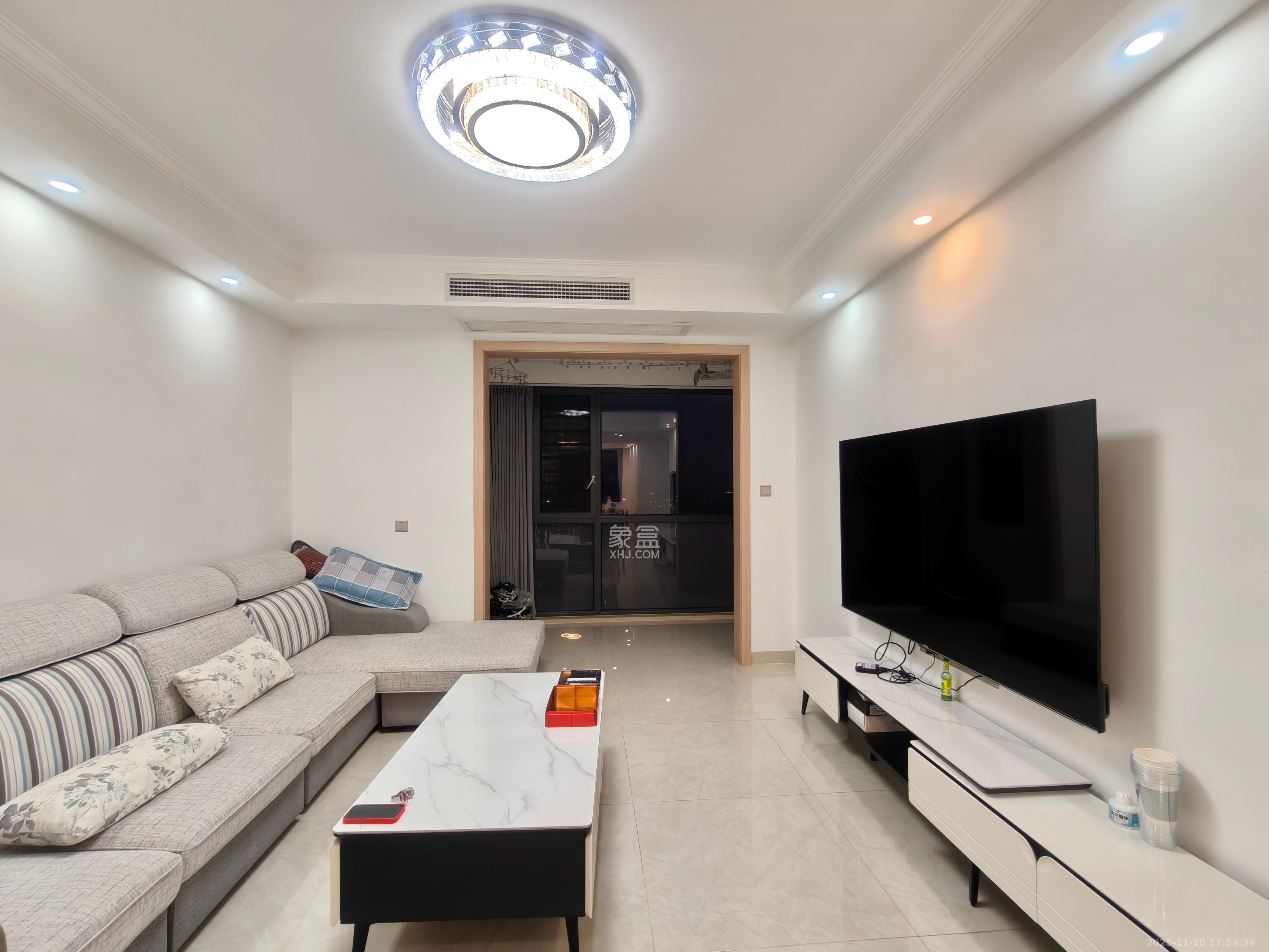 福天星中心(福天星雅苑) 4室2厅2卫 3300.0元/月 福天星中心(福天星雅苑) 4室2厅2卫 3300.0元/月室内图