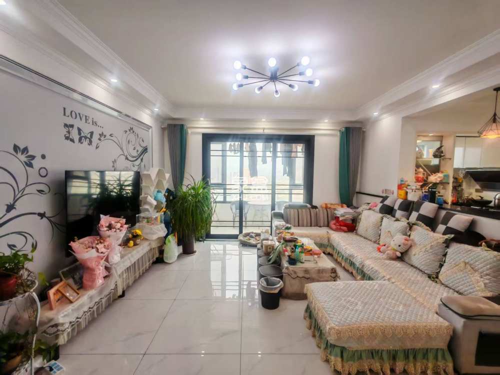 旺城天悦领秀香江  4室2厅2卫    68.0万