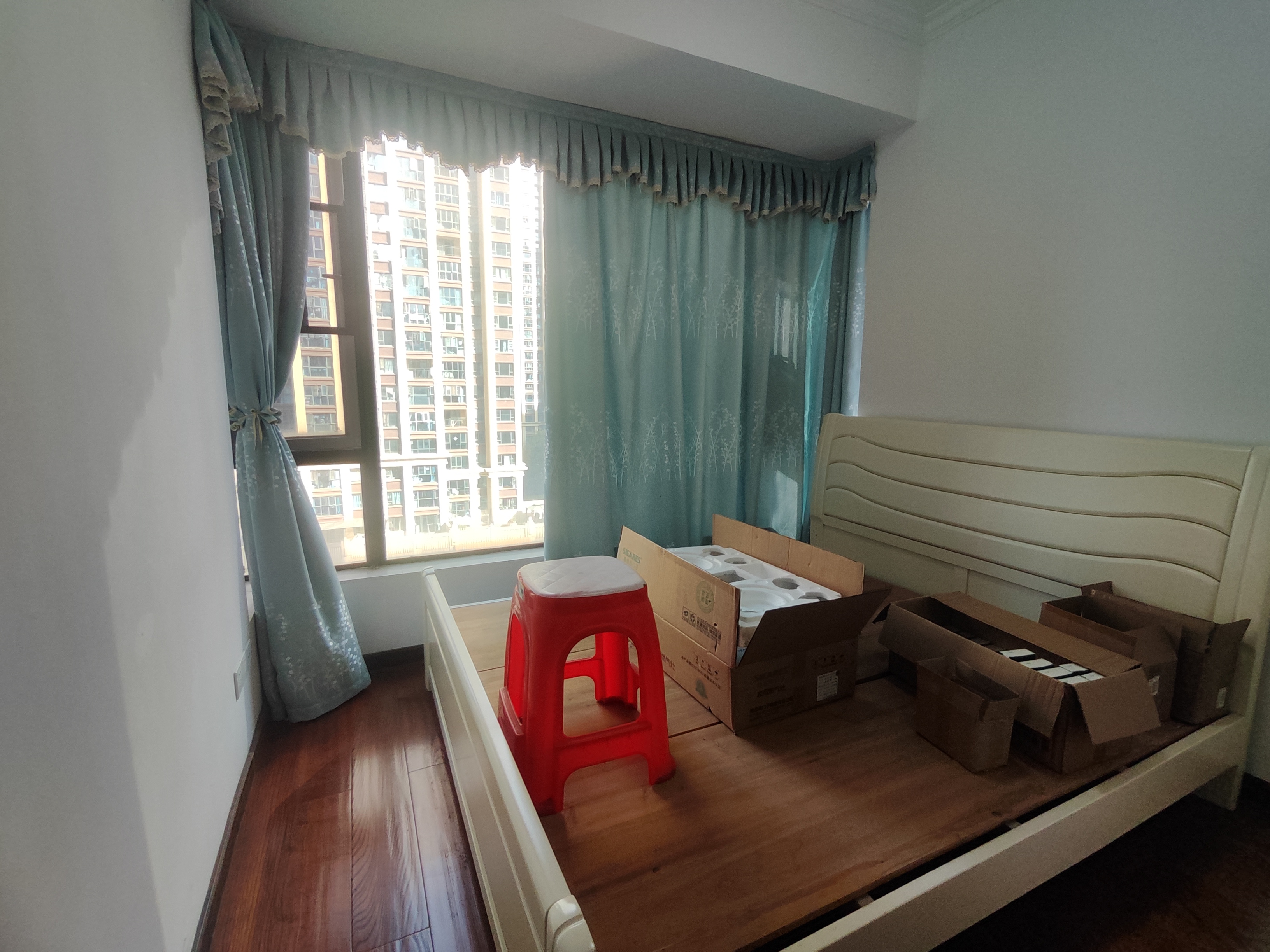 金轮翡翠名园 4室2厅2卫 79.8万 金轮翡翠名园 4室2厅2卫 79.8万室内图