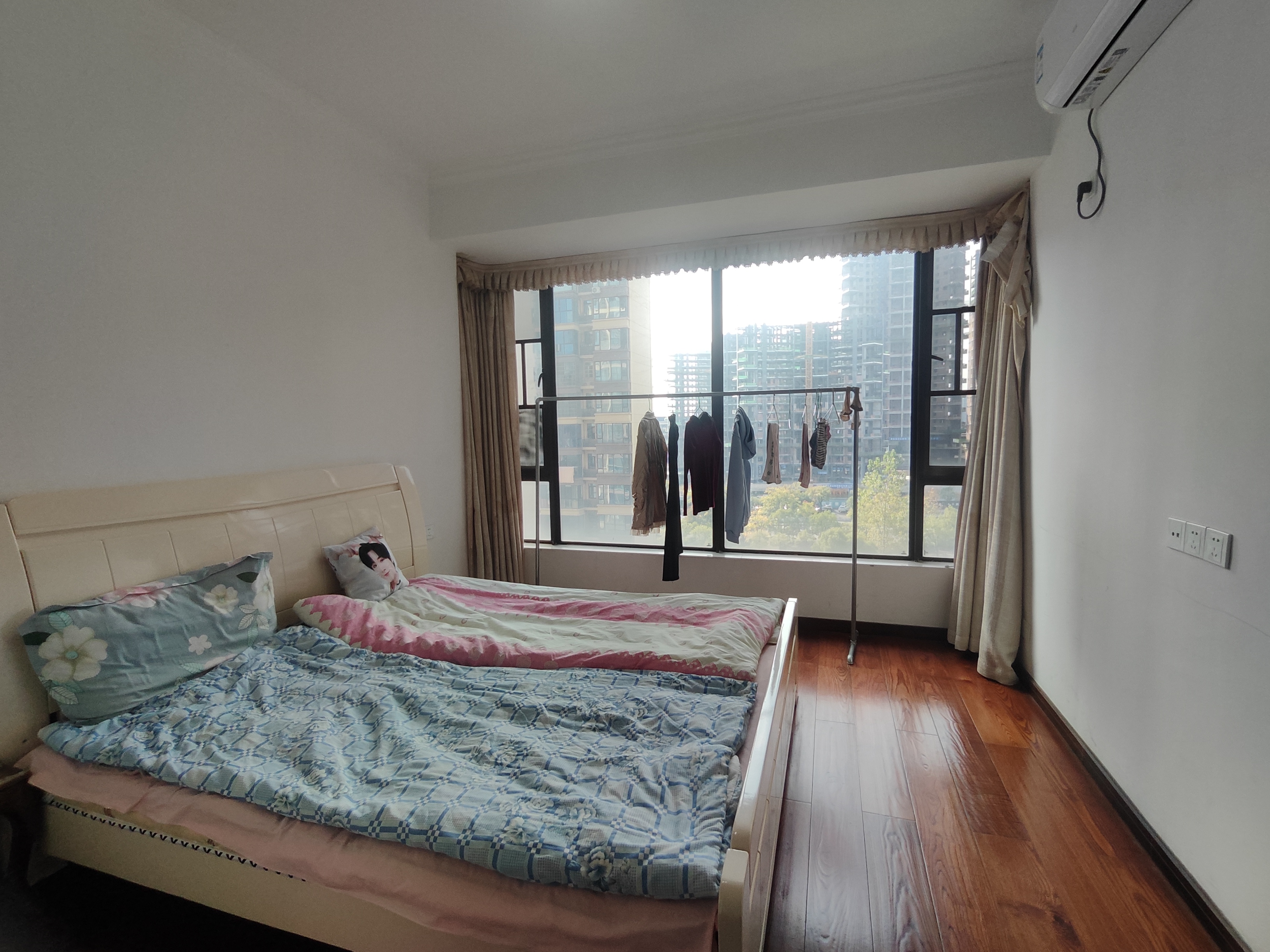 金轮翡翠名园 4室2厅2卫 79.8万 金轮翡翠名园 4室2厅2卫 79.8万室内图