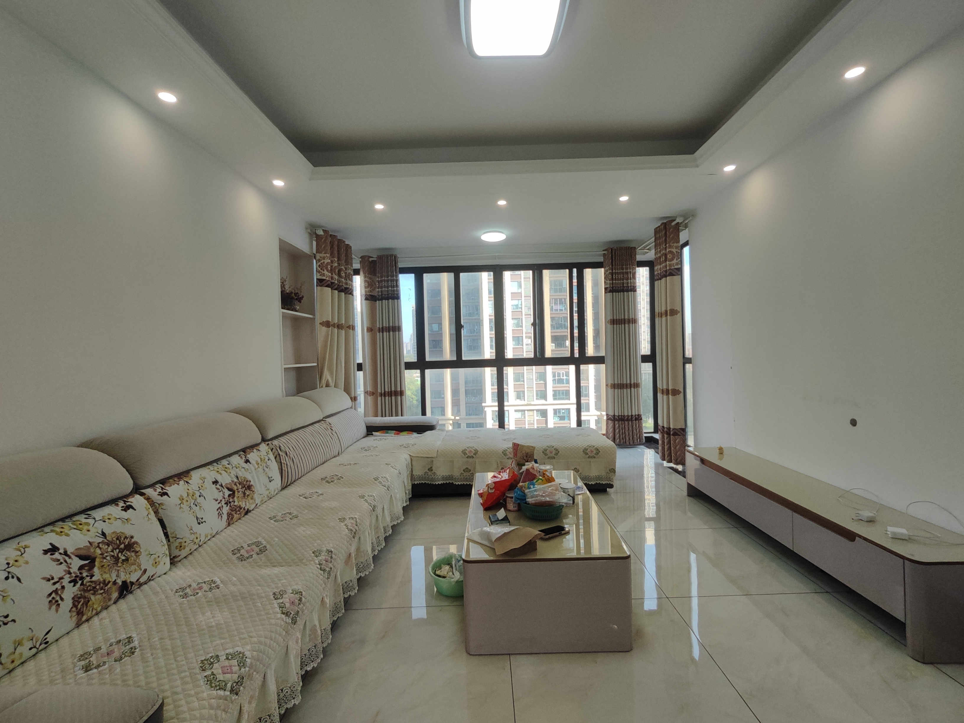 金轮翡翠名园 4室2厅2卫 79.8万 金轮翡翠名园 4室2厅2卫 79.8万室内图