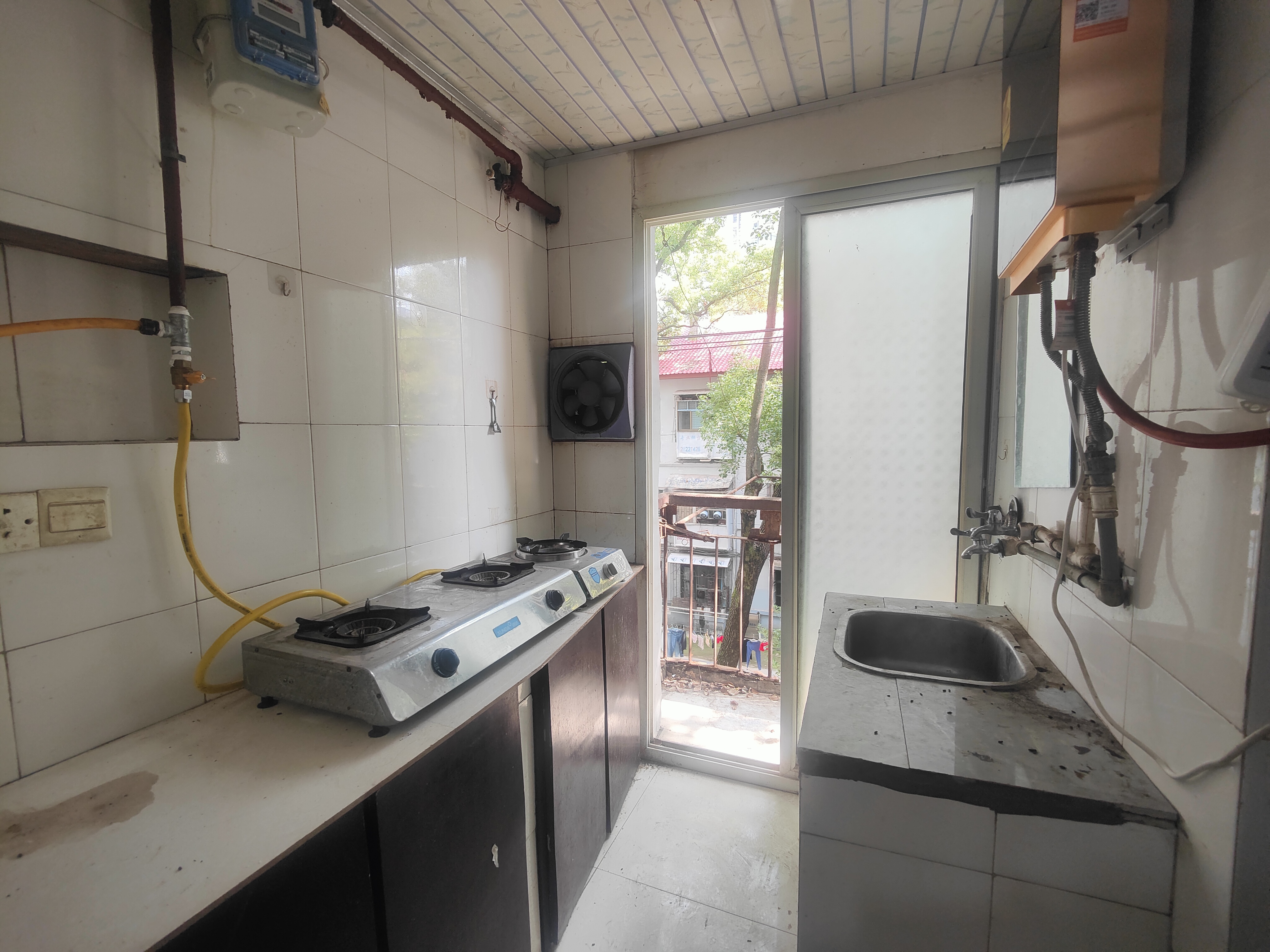 学堂冲二村体育路48号  2室2厅1卫    15.0万室内图