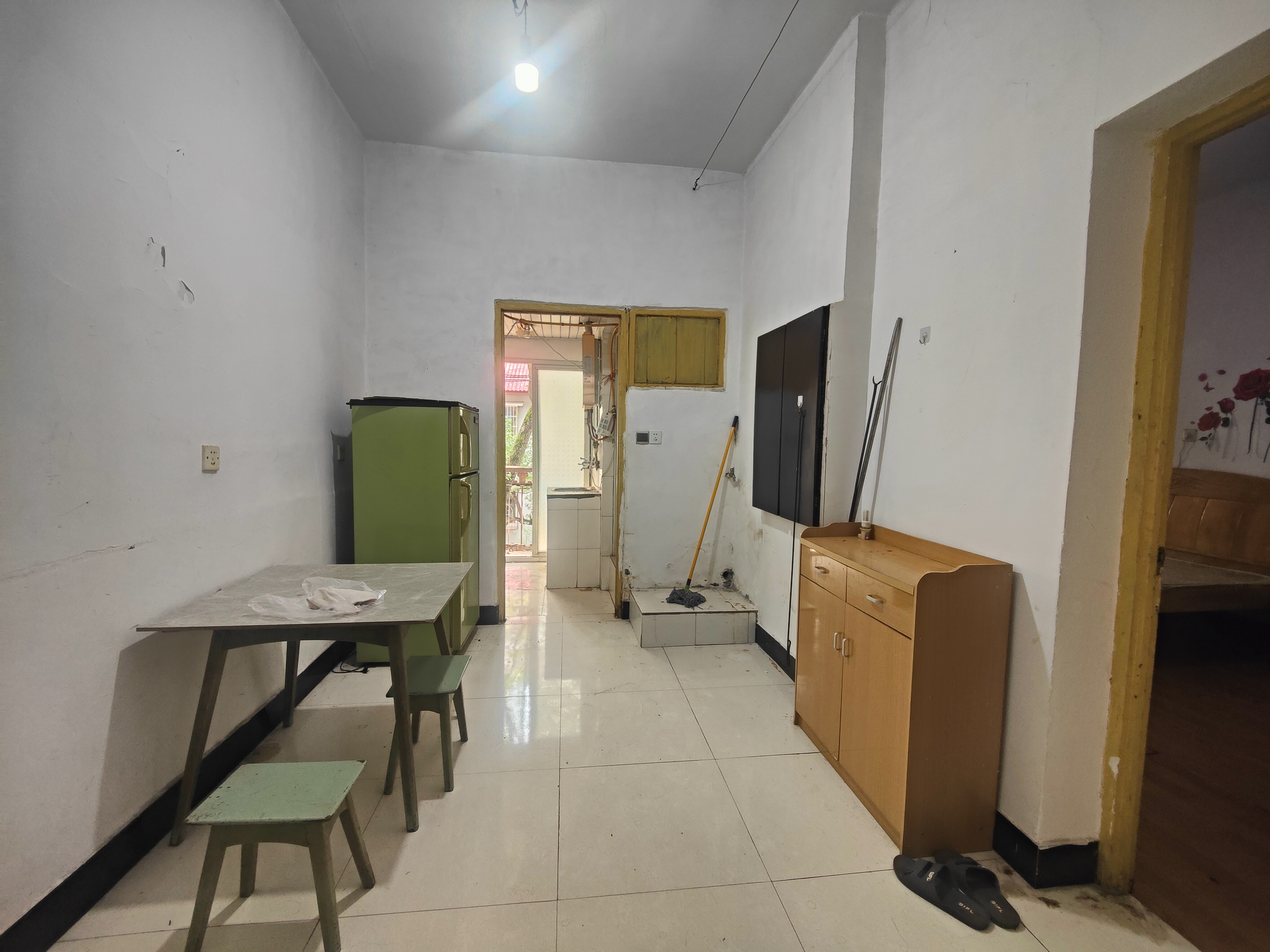 学堂冲二村体育路48号  2室2厅1卫    15.0万室内图