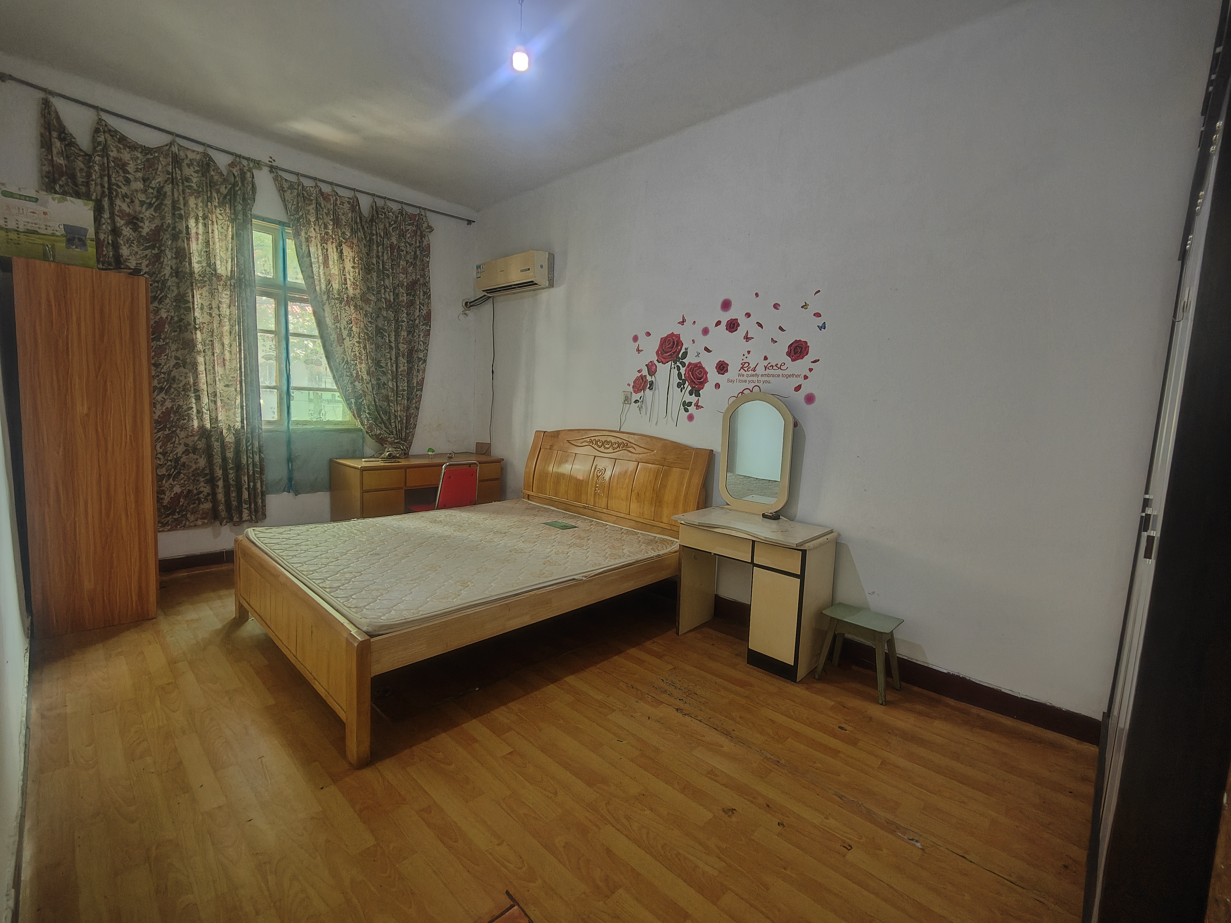 学堂冲二村体育路48号 2室2厅1卫 15.0万 学堂冲二村体育路48号 2室2厅1卫 15.0万室内图