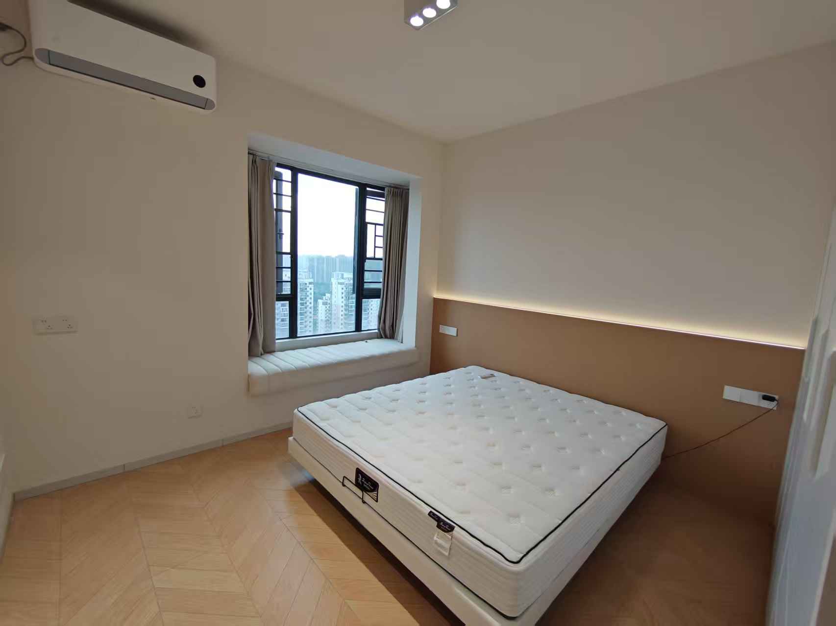 中大城小区  3室2厅2卫    88.0万室内图