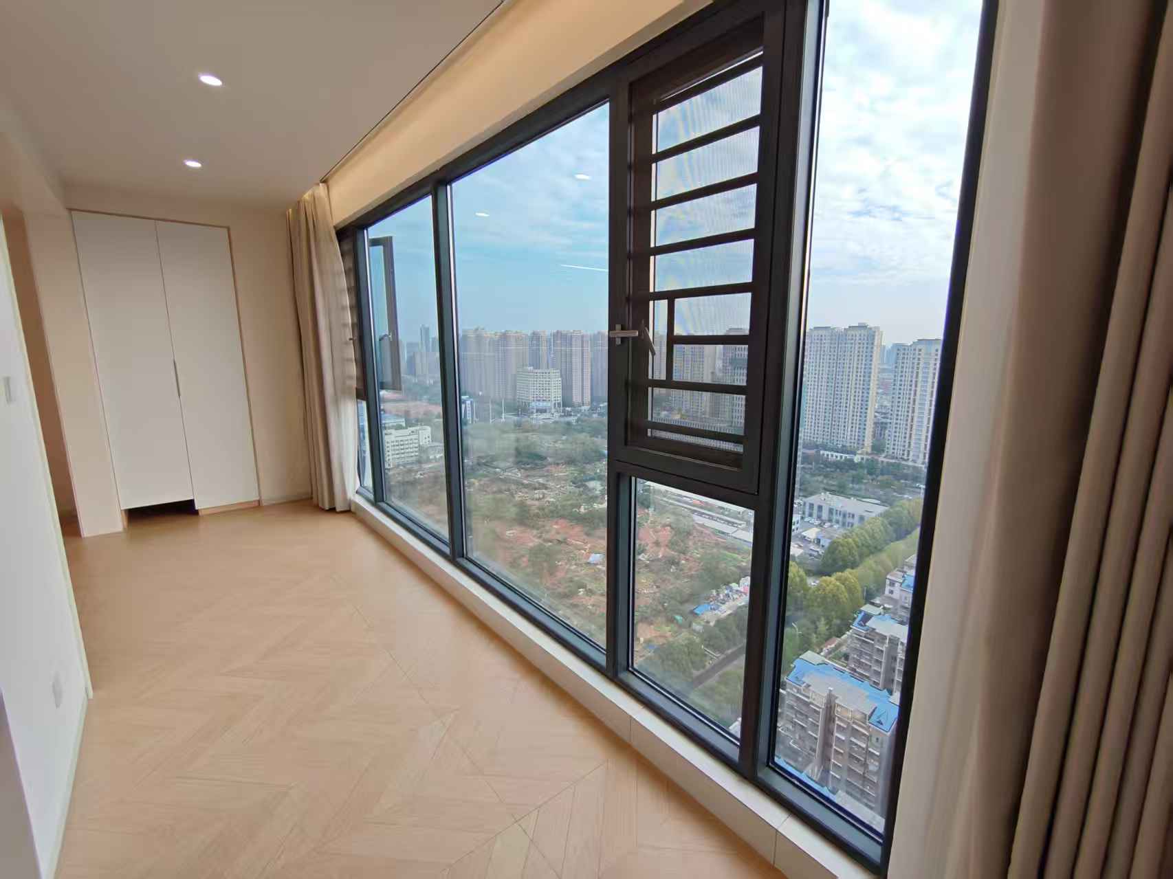 中大城小区  3室2厅2卫    88.0万室内图