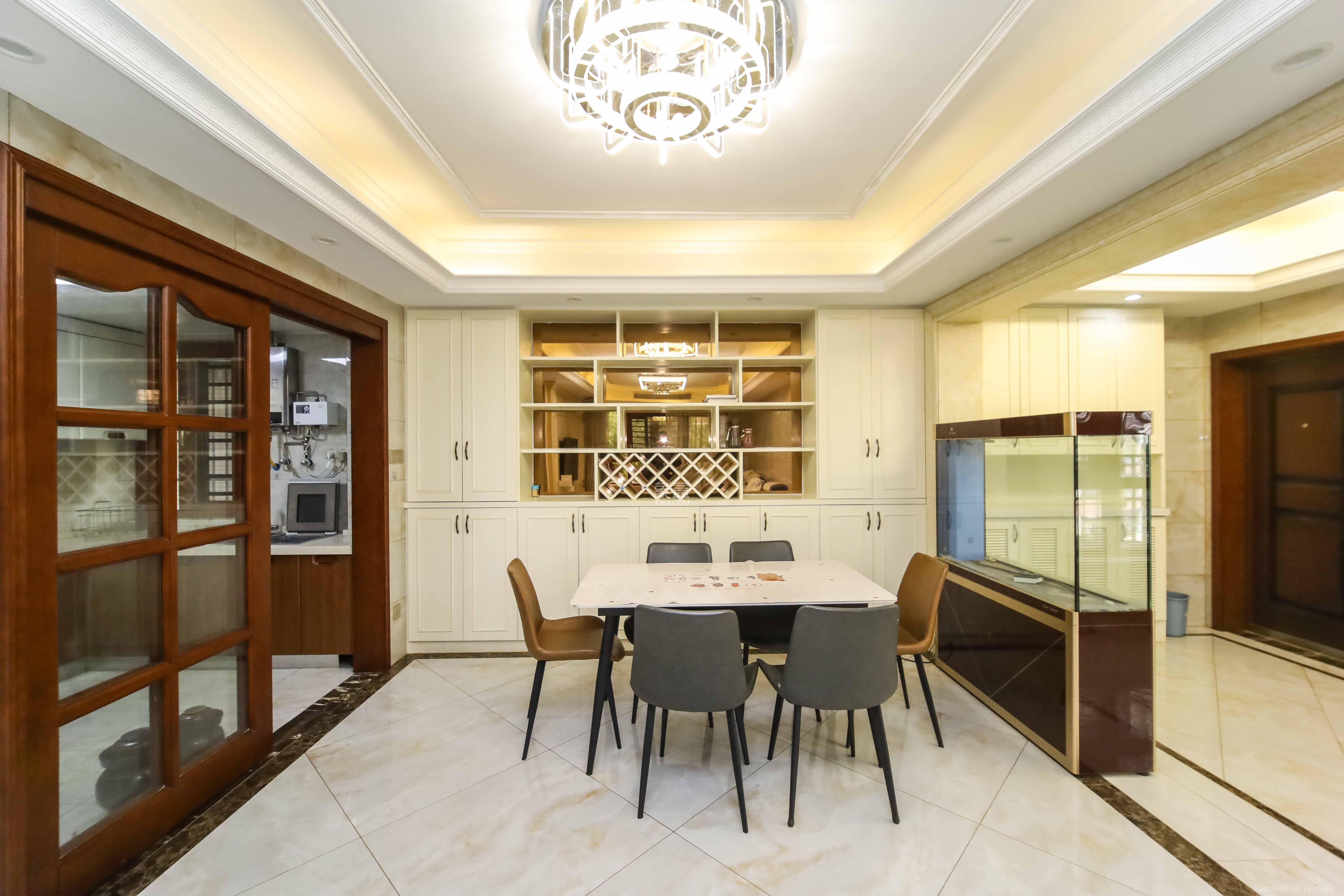 鸿基橄榄君庭 3室2厅2卫 130.0万 鸿基橄榄君庭 3室2厅2卫 130.0万客厅