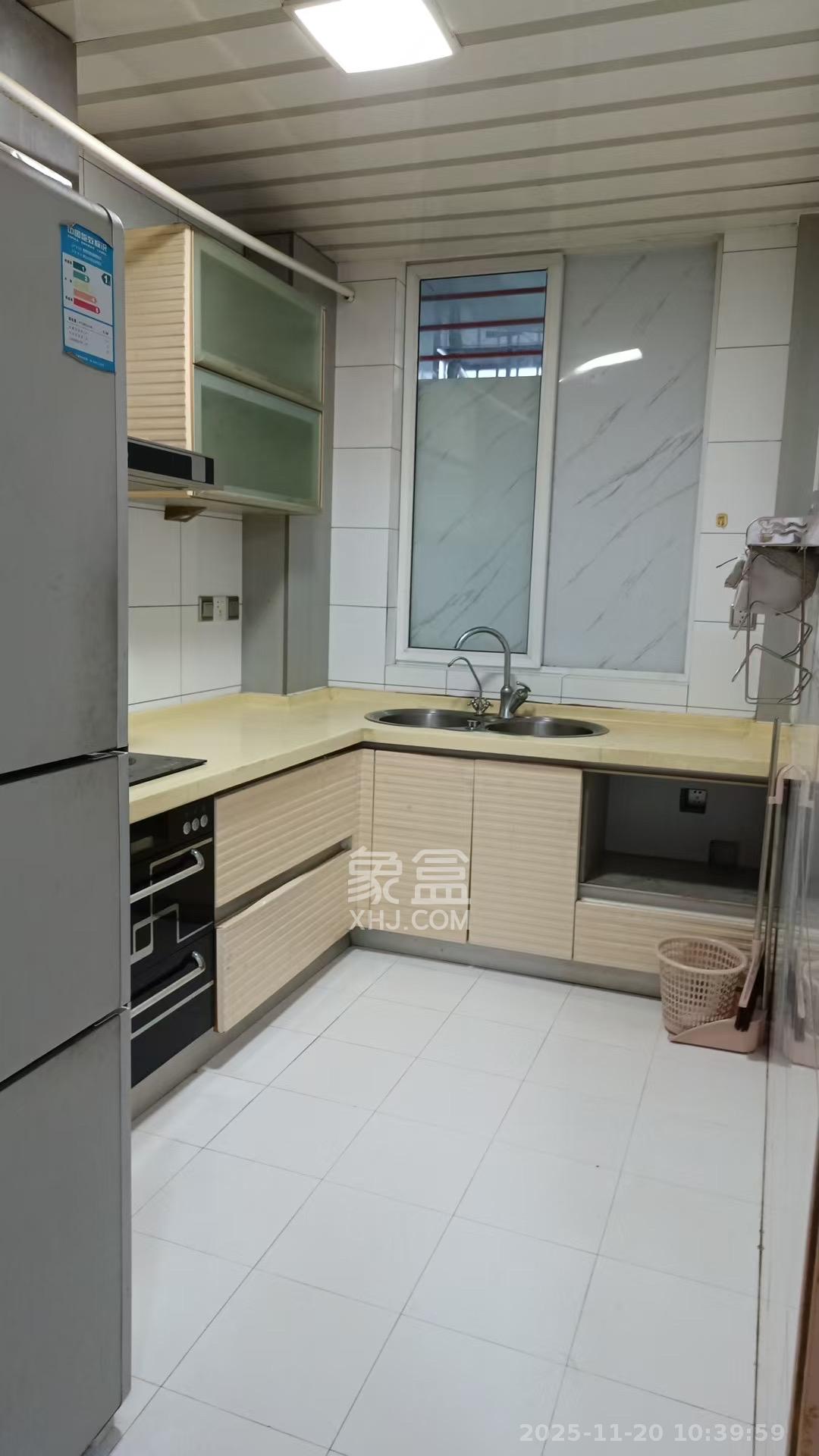 金信阳光在线  2室1厅1卫    1750.0元/月室内图