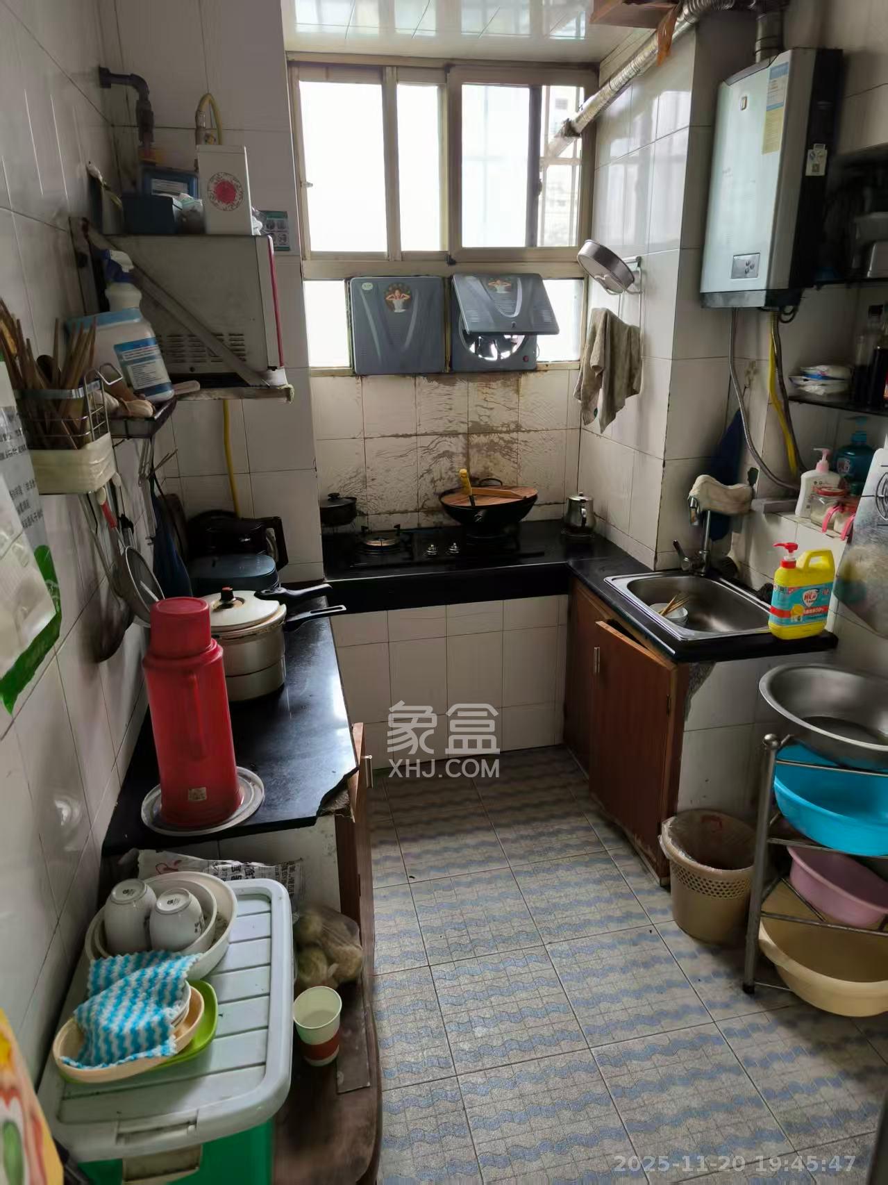 国庆新村  2室1厅1卫    1300.0元/月室内图