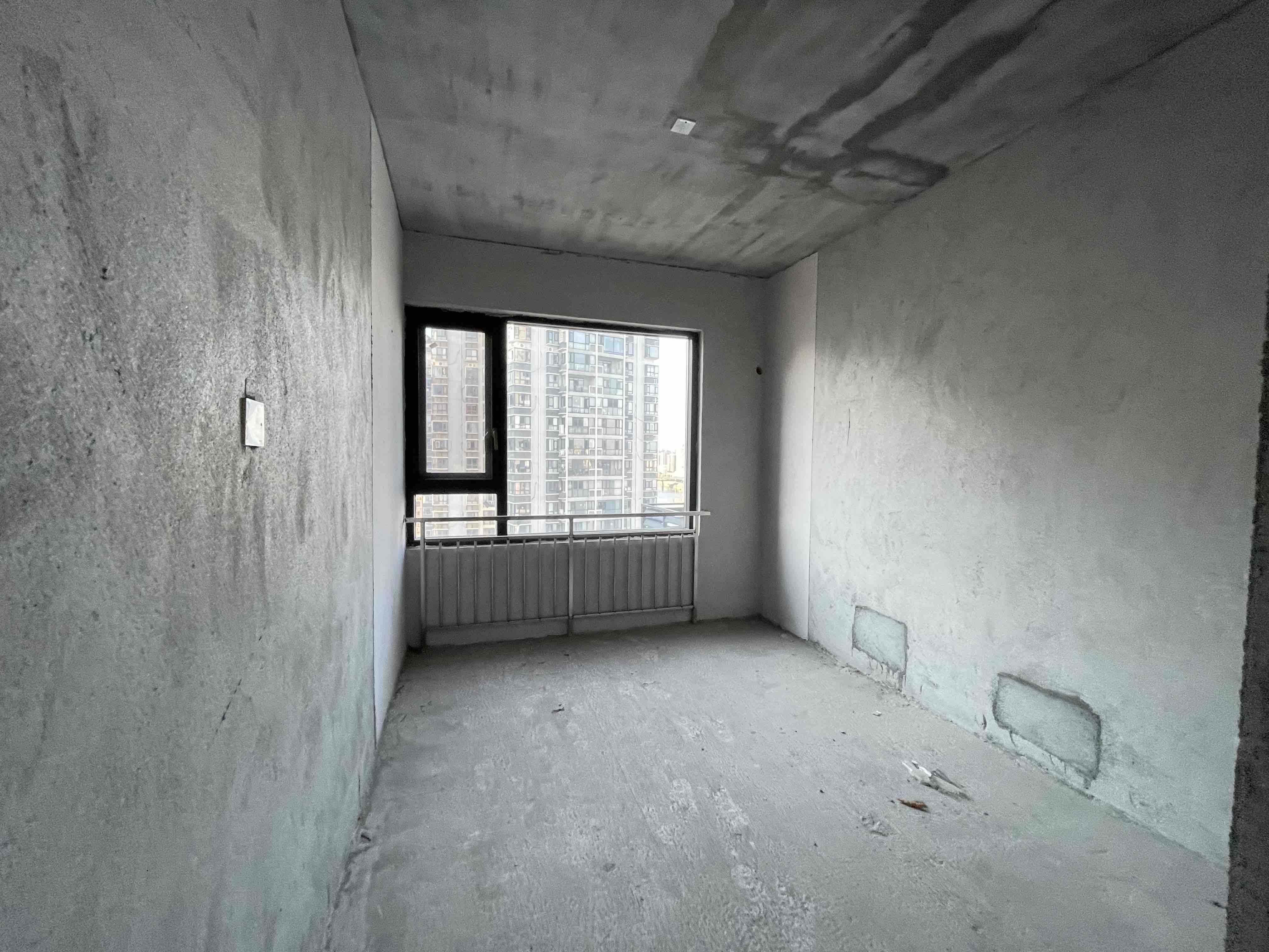 汇方雁归来 4室2厅2卫 89.8万 汇方雁归来 4室2厅2卫 89.8万客厅