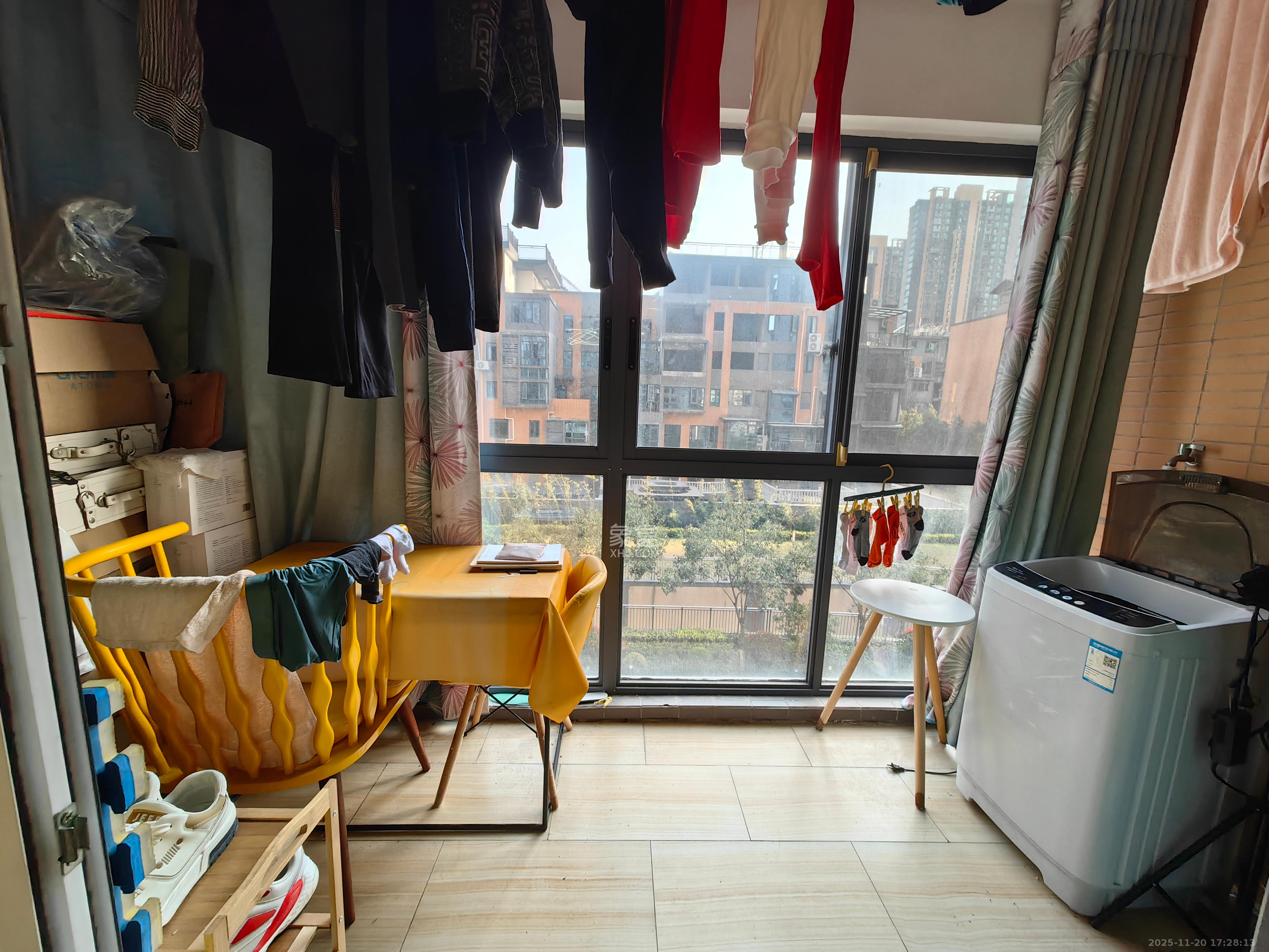 海伦春天 3室2厅1卫 2300.0元/月 海伦春天 3室2厅1卫 2300.0元/月室内图