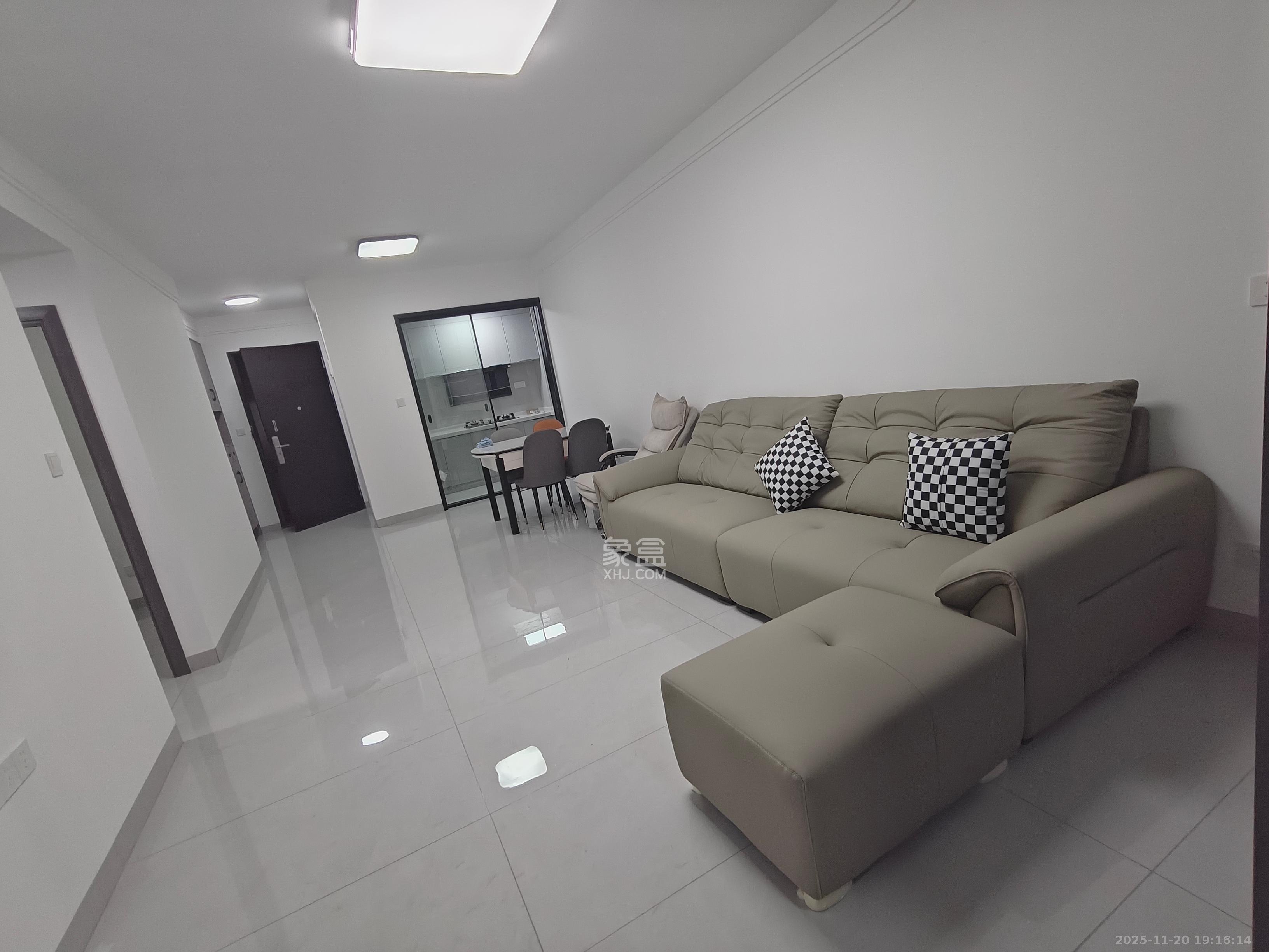 海伦春天  3室2厅1卫    2400.0元/月