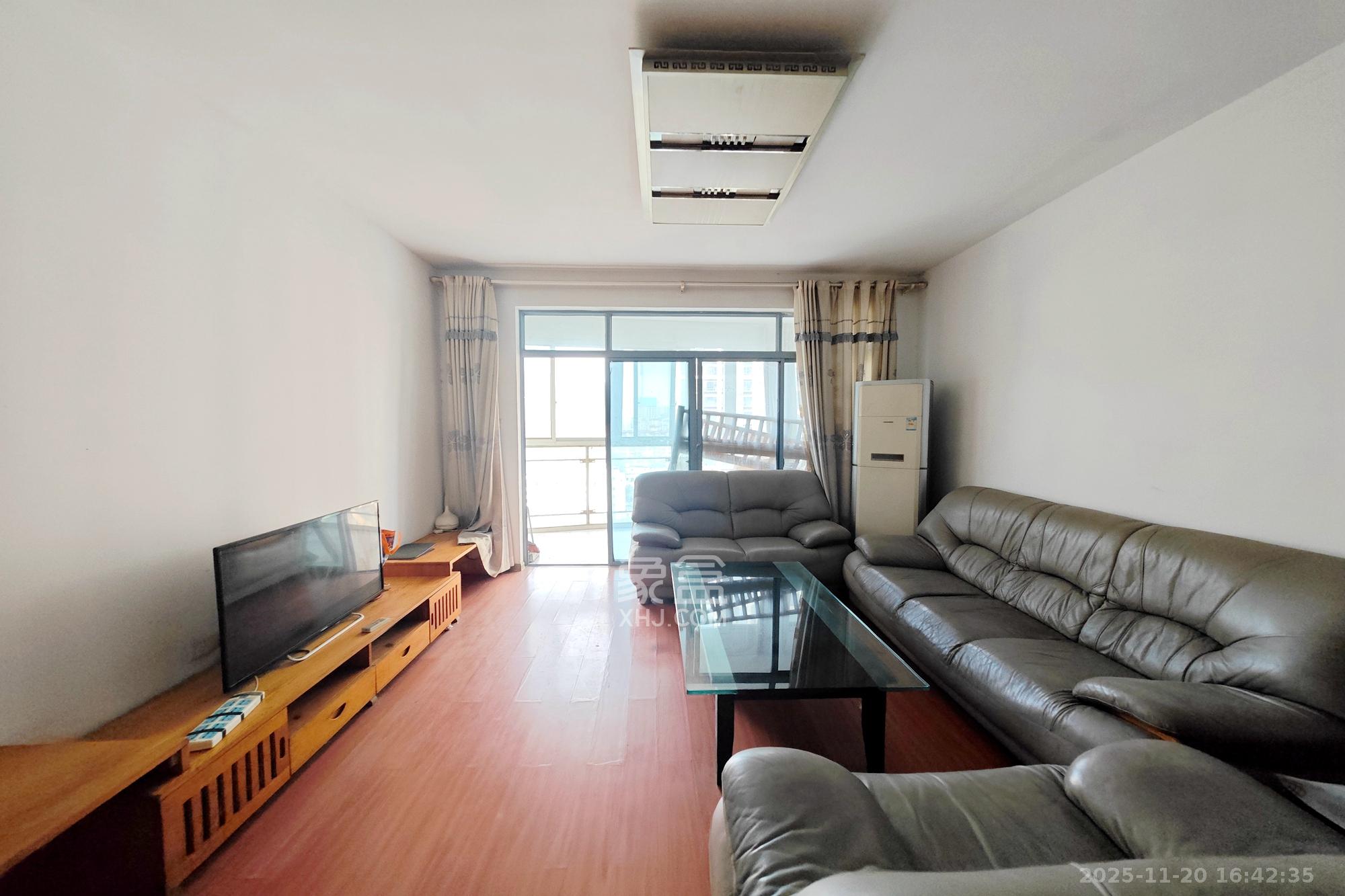 书香名邸 3室2厅1卫 93.8万 书香名邸 3室2厅1卫 93.8万客厅