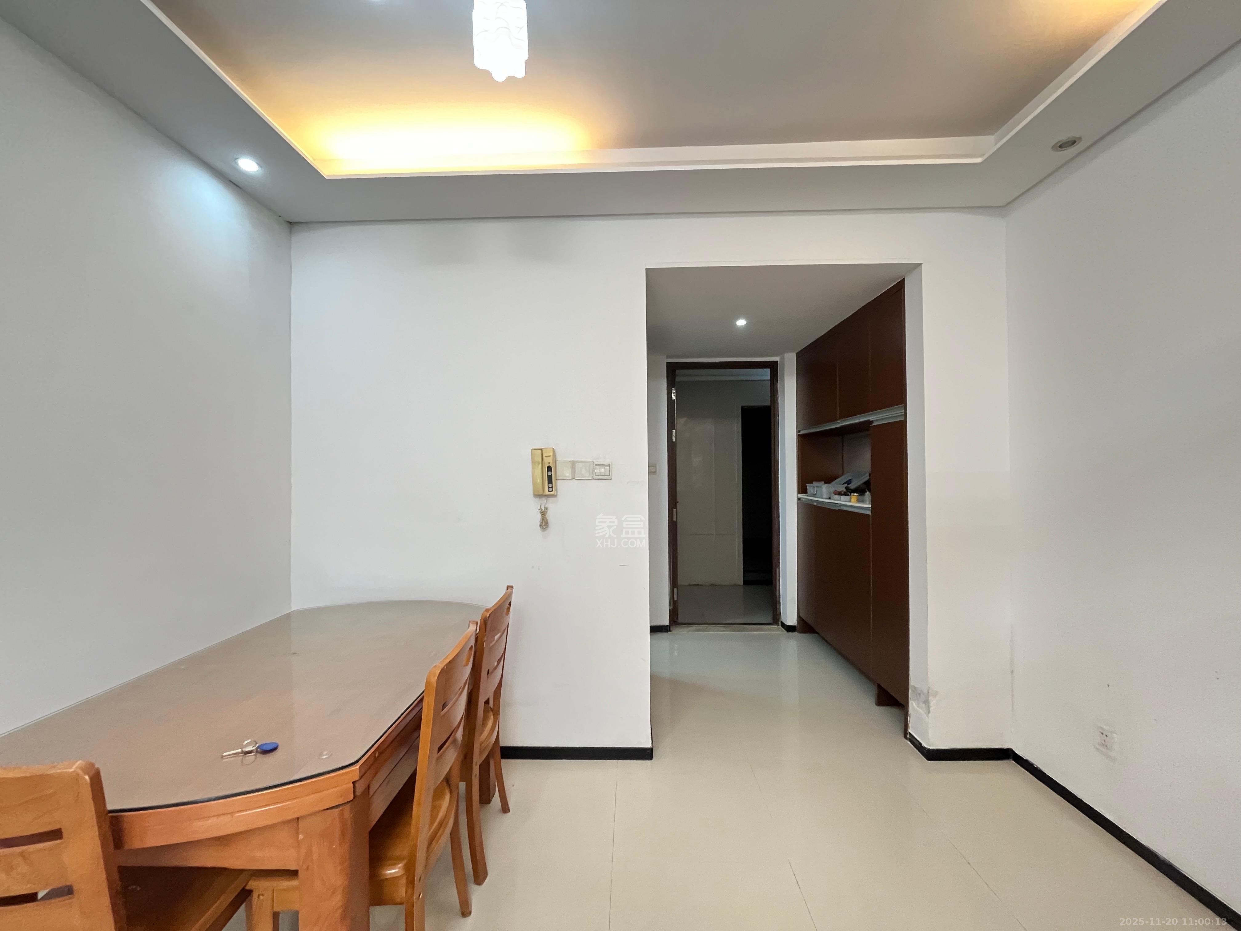 万科金域蓝湾  3室2厅1卫    2200.0元/月室内图