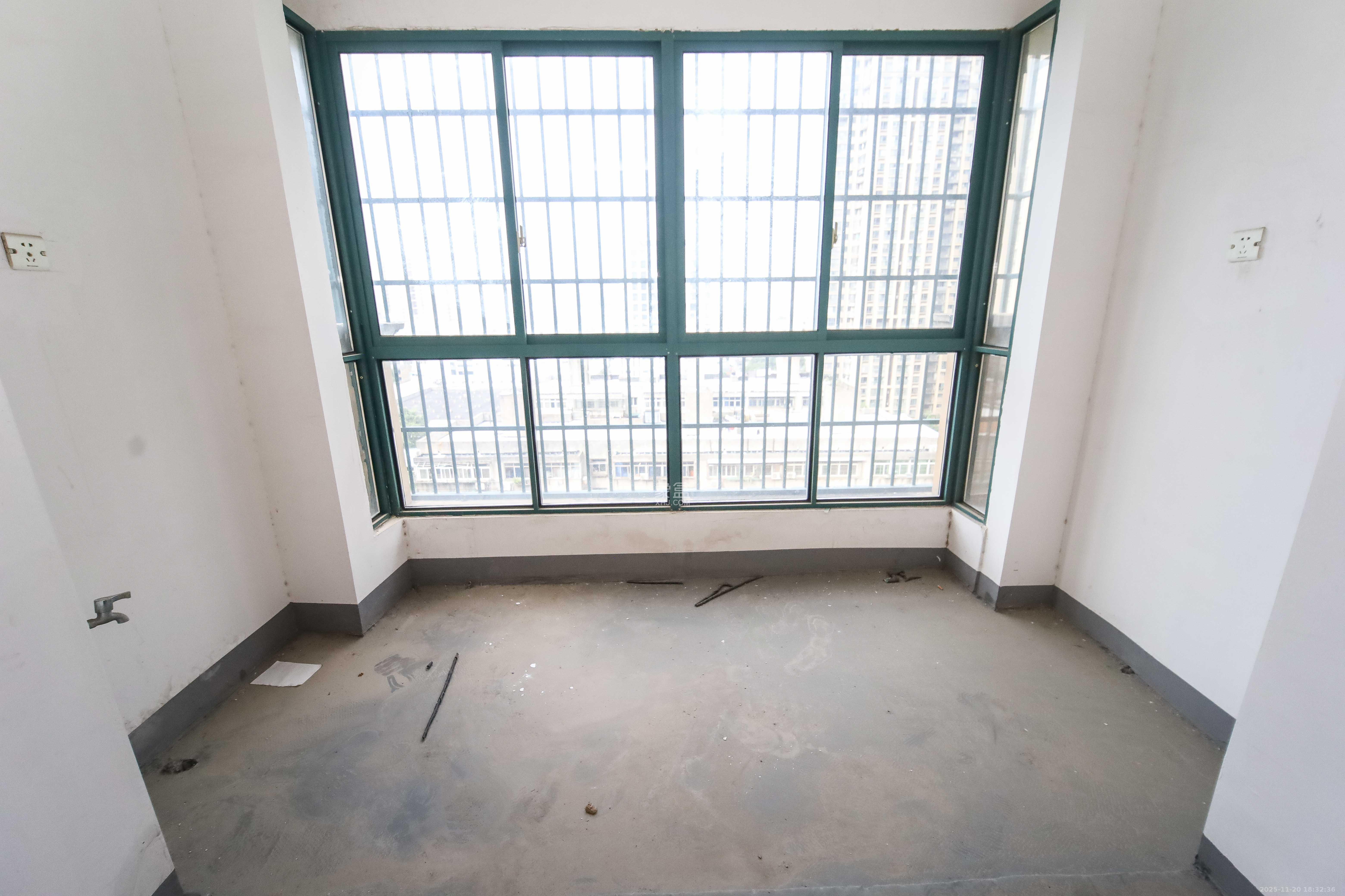 东玺门 3室2厅1卫 66.8万 东玺门 3室2厅1卫 66.8万阳台