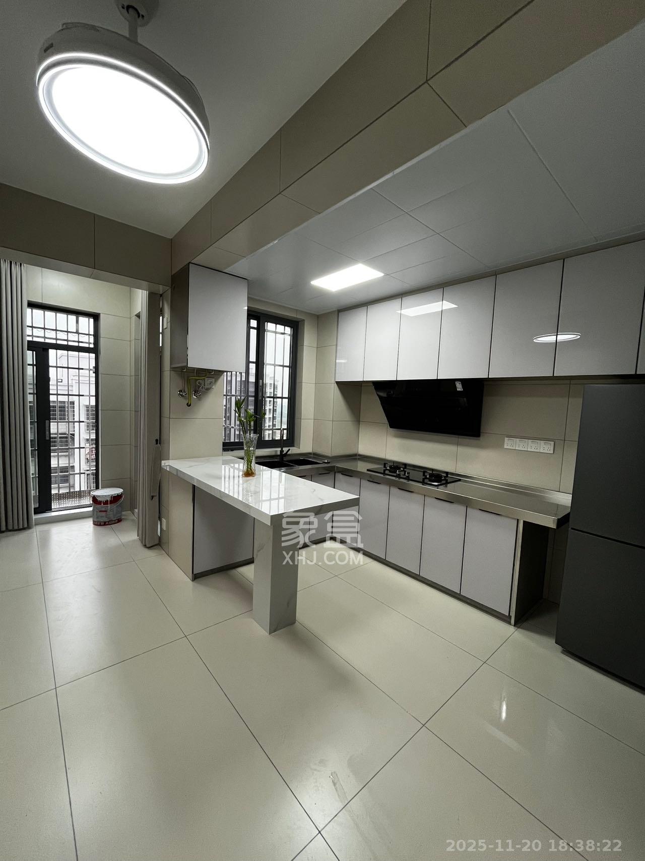 坪山家园  2室2厅1卫    1600.0元/月室内图