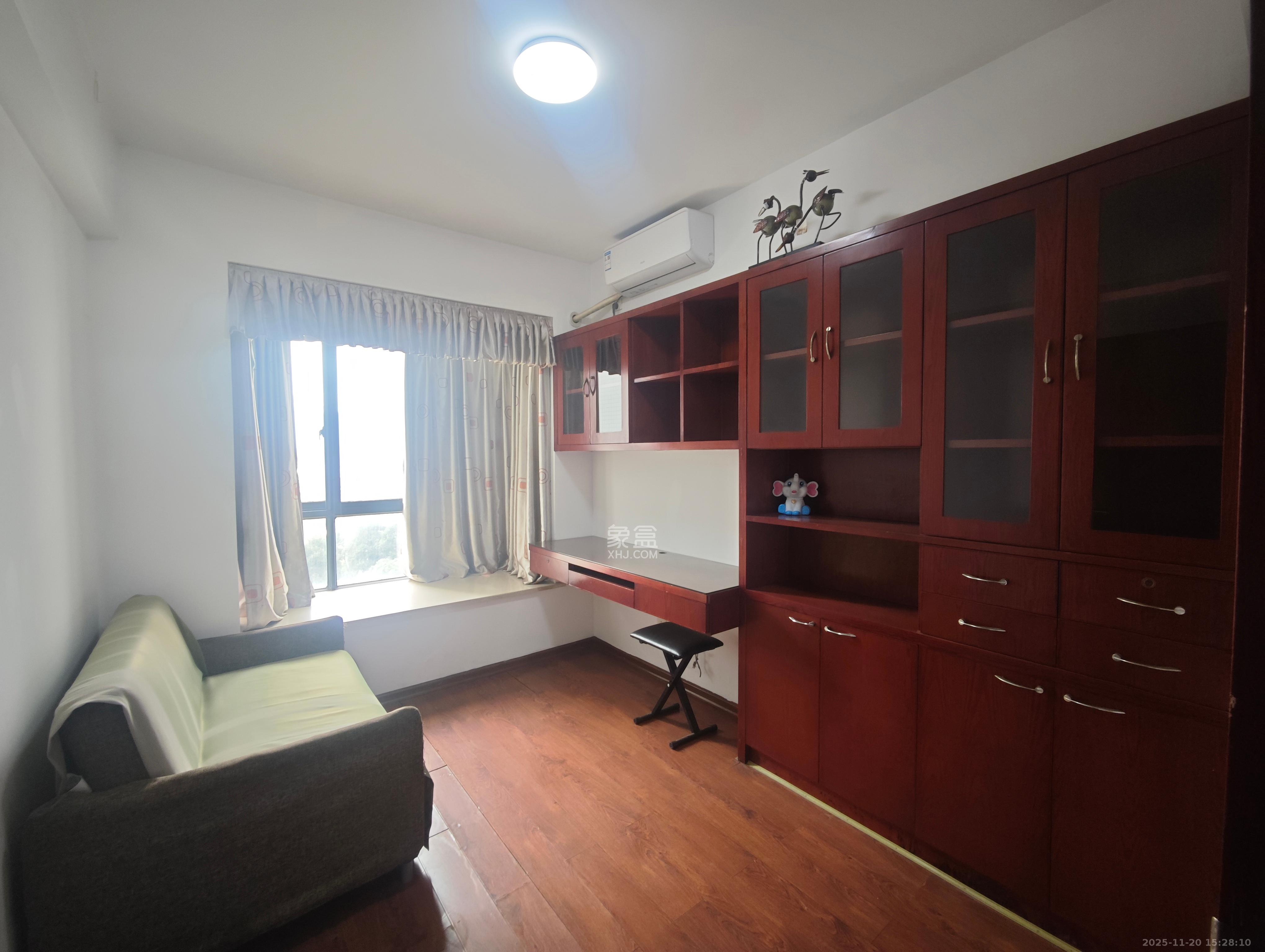 海林馨香雅苑  4室2厅0卫    3200.0元/月室内图