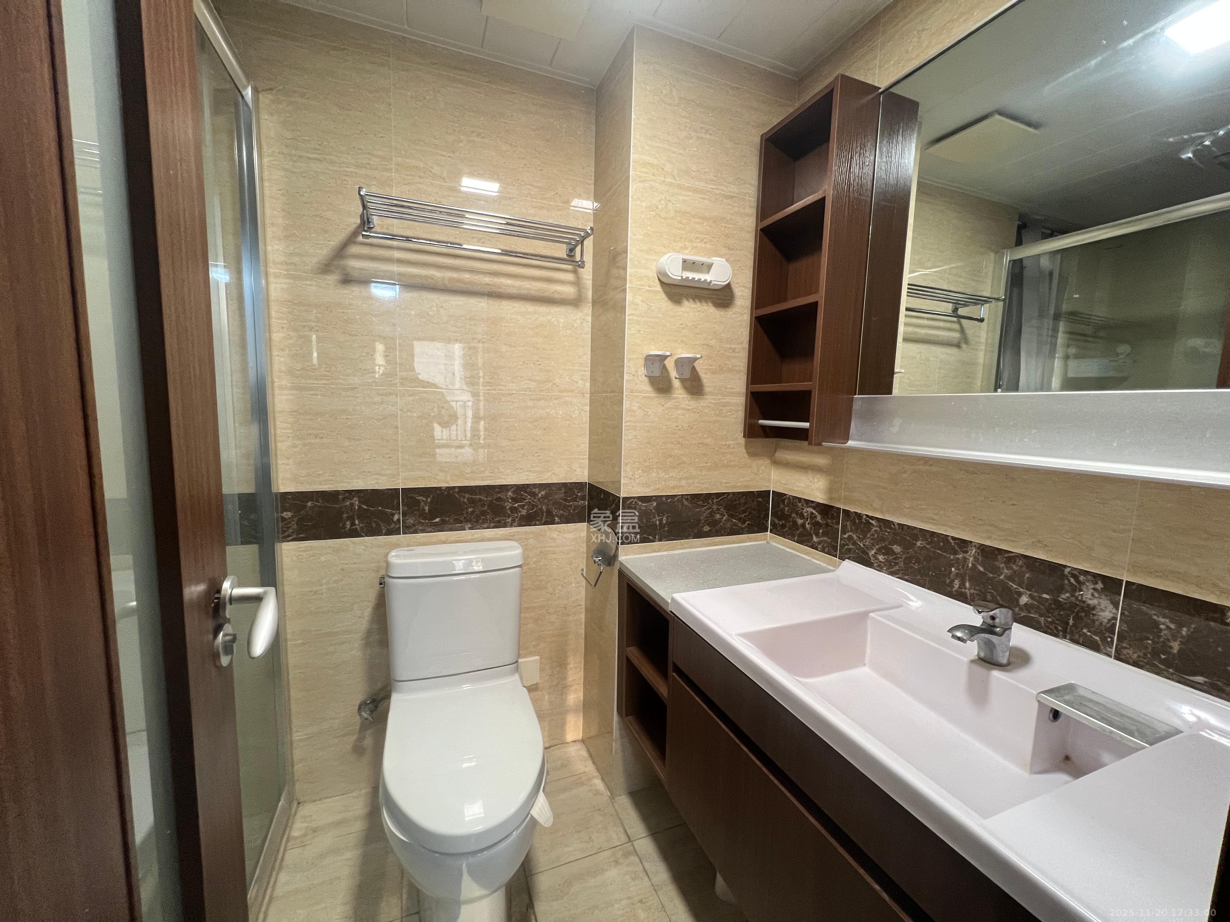 万科里金域滨江  3室2厅2卫    3800.0元/月室内图