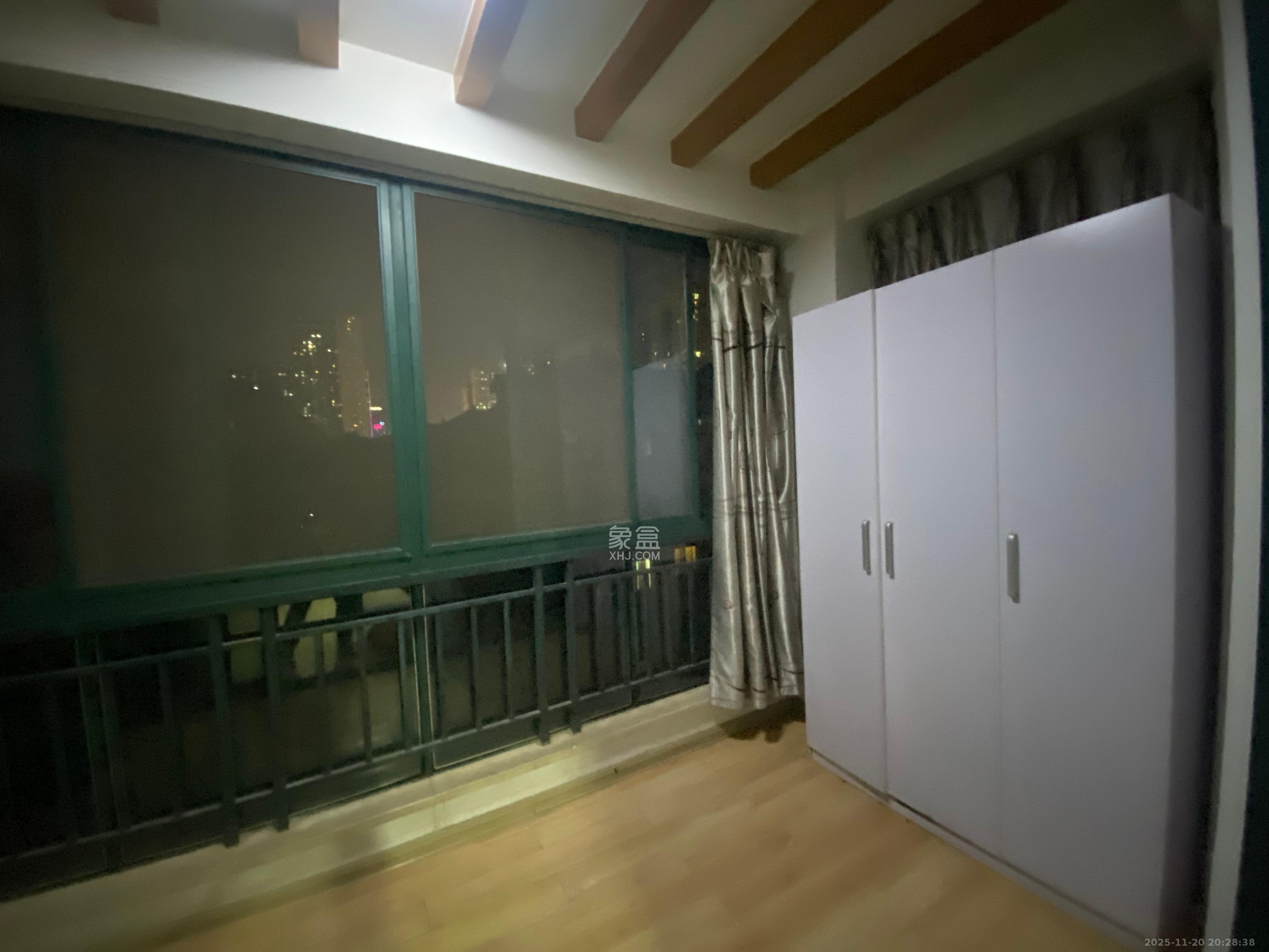 星城世家 3室2厅1卫 3000.0元/月 星城世家 3室2厅1卫 3000.0元/月室内图