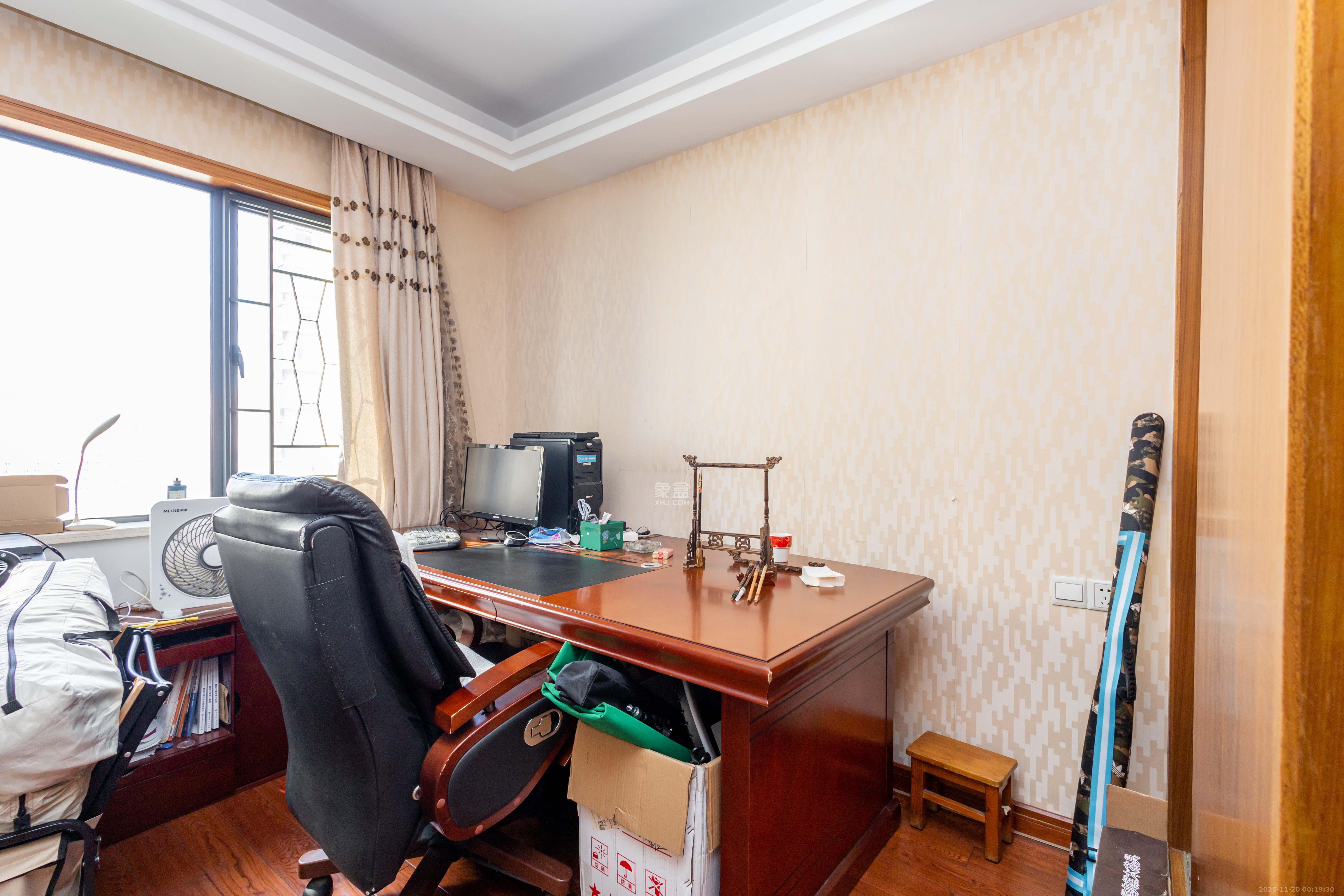 中国铁建国际城一期  4室2厅2卫    90.8万卧室