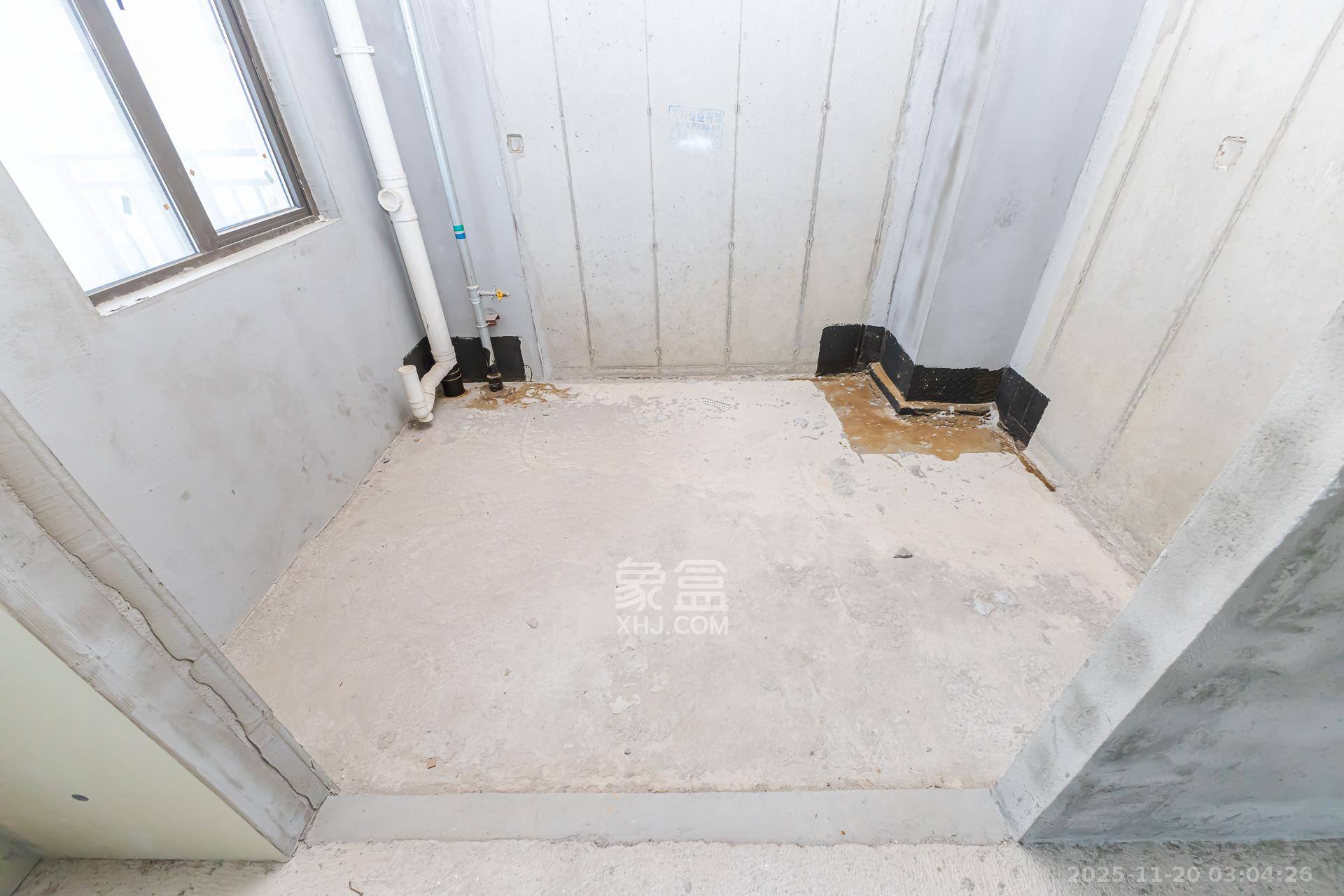 润和湘江天地E区 5室2厅2卫 240.0万 润和湘江天地E区 5室2厅2卫 240.0万厨房