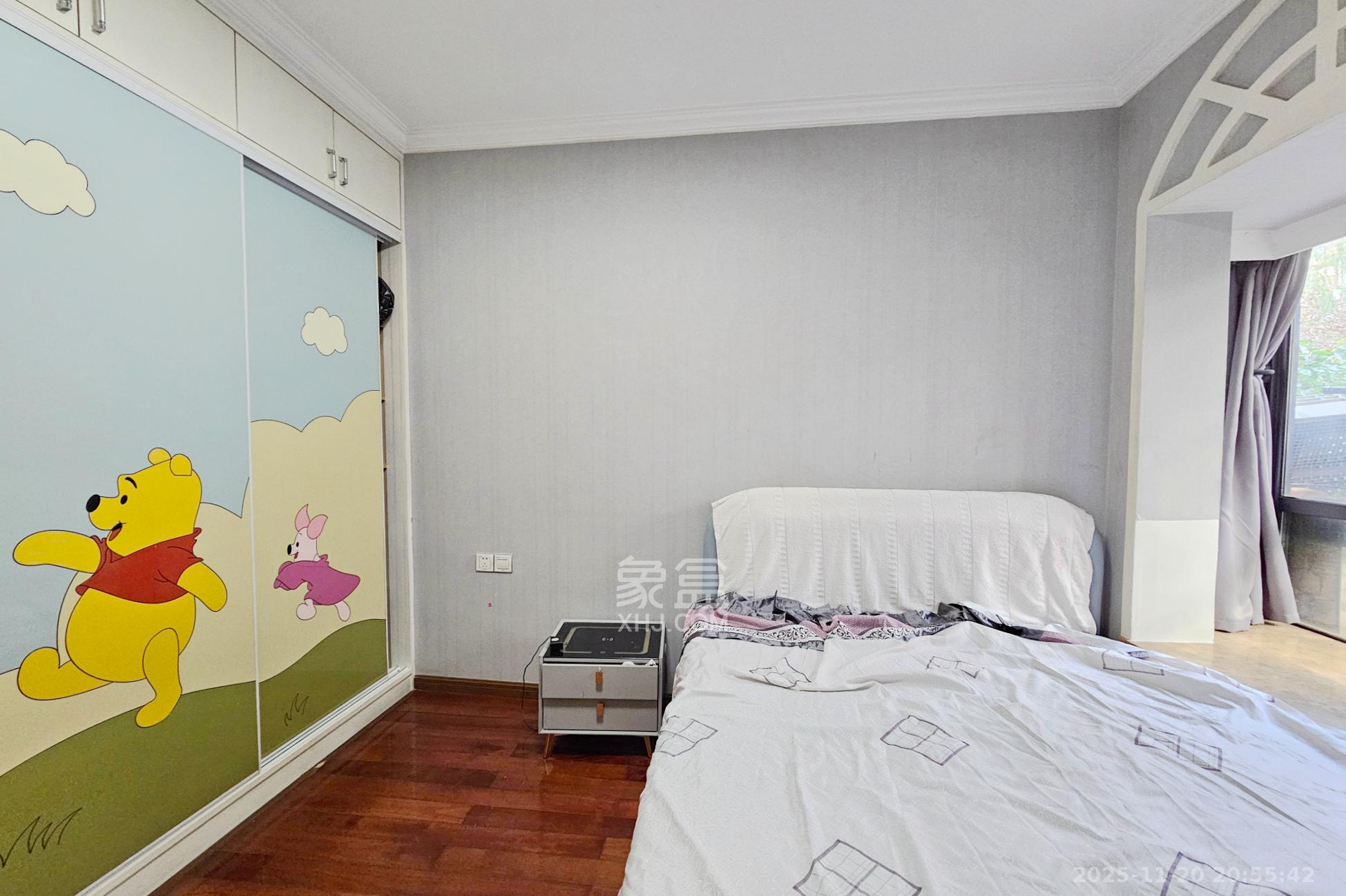 茂华国际湘  3室2厅2卫    140.0万卧室