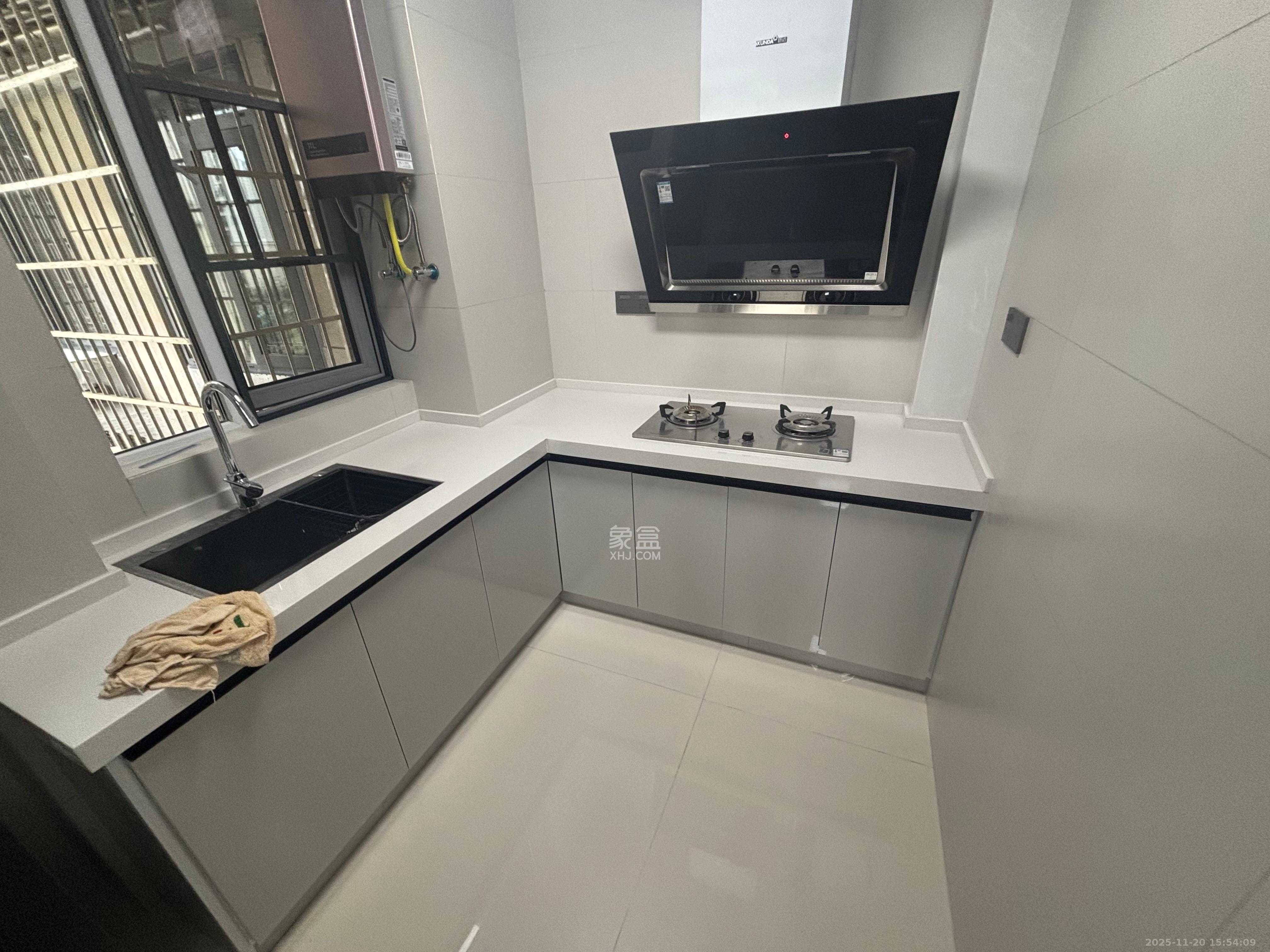 和景家园二期  2室1厅1卫    2000.0元/月室内图