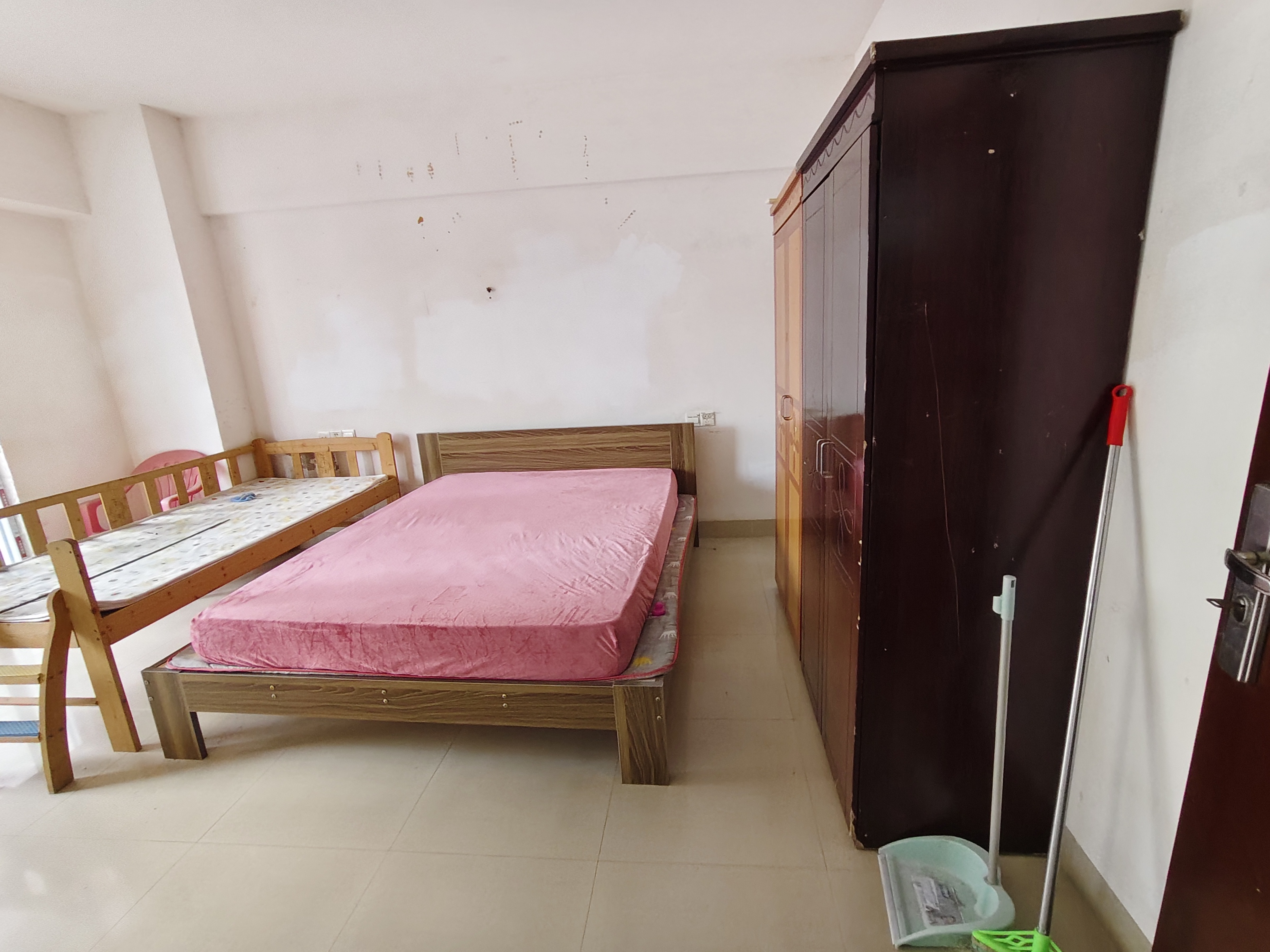 琼山华侨大厦  1室1厅1卫    1500.0元/月室内图