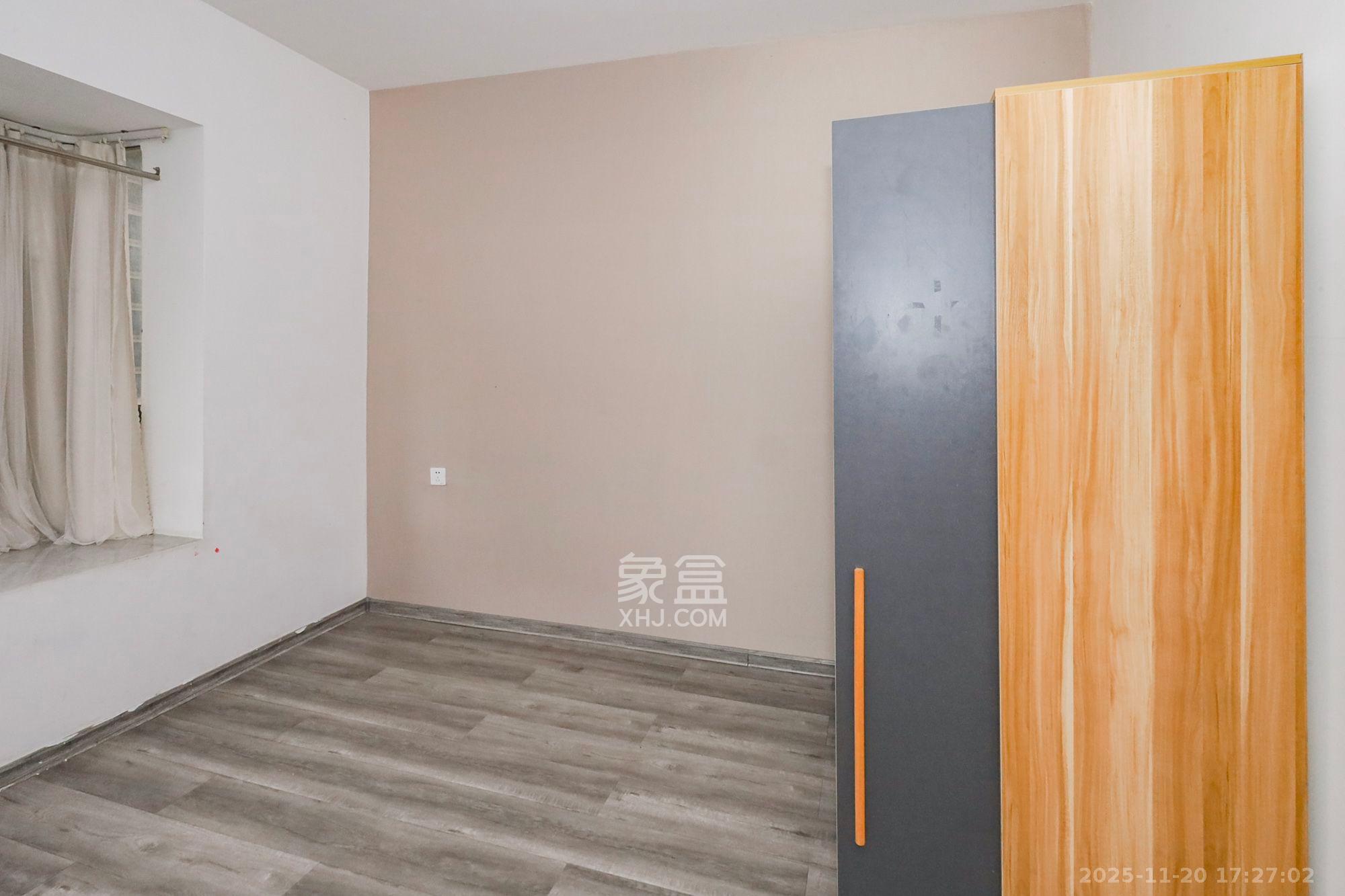 芙蓉别墅山庄（嘉湘华庭）  1室2厅2卫    3600.0元/月室内图