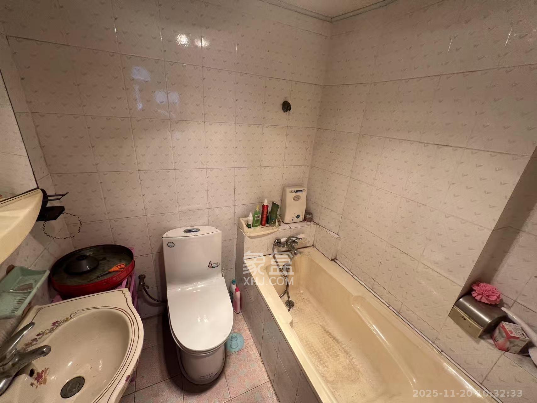 福乐凯公寓 3室2厅2卫 3000.0元/月 福乐凯公寓 3室2厅2卫 3000.0元/月室内图