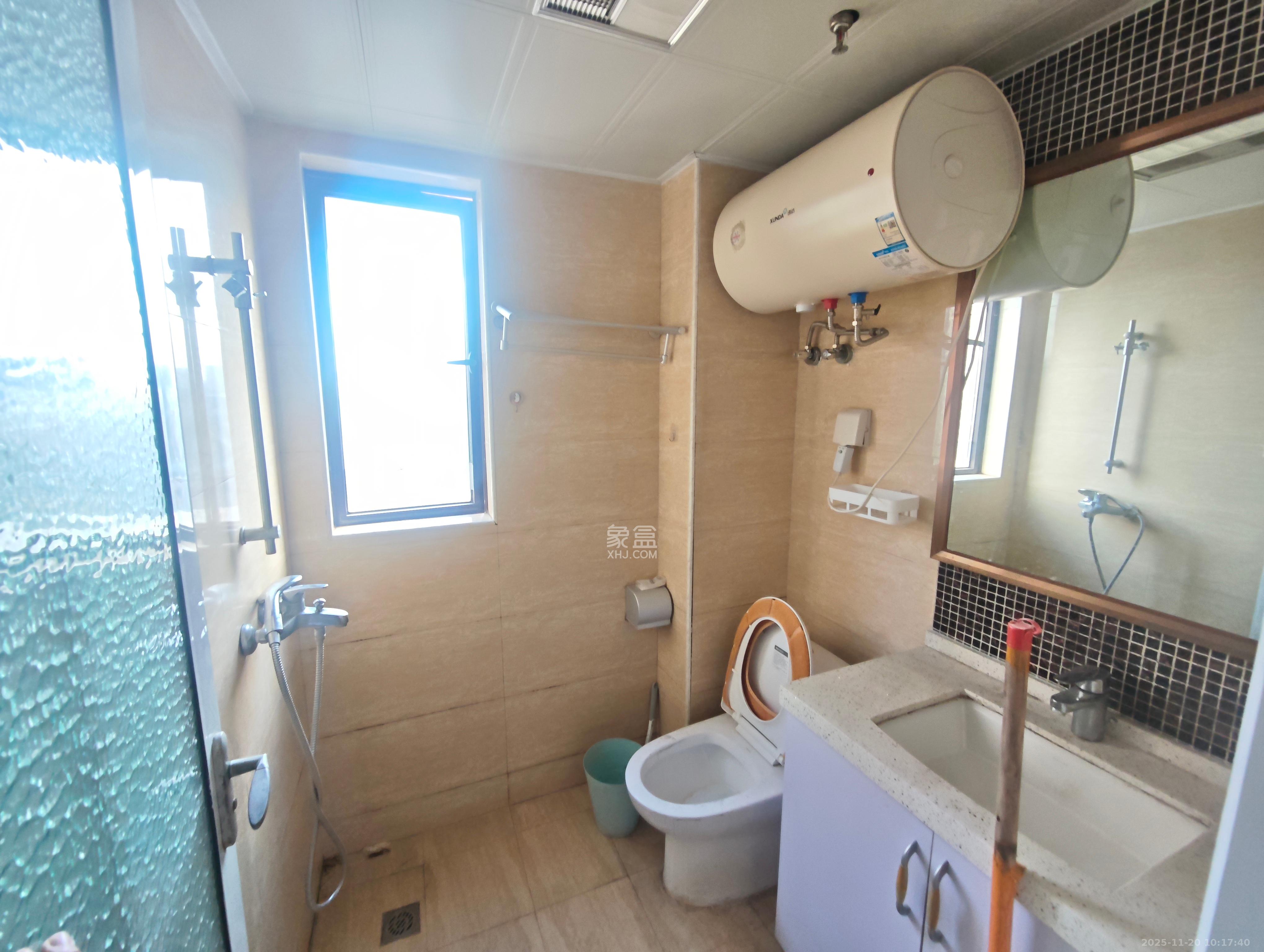 五江天街北区 1室1厅1卫 1300.0元/月 五江天街北区 1室1厅1卫 1300.0元/月室内图