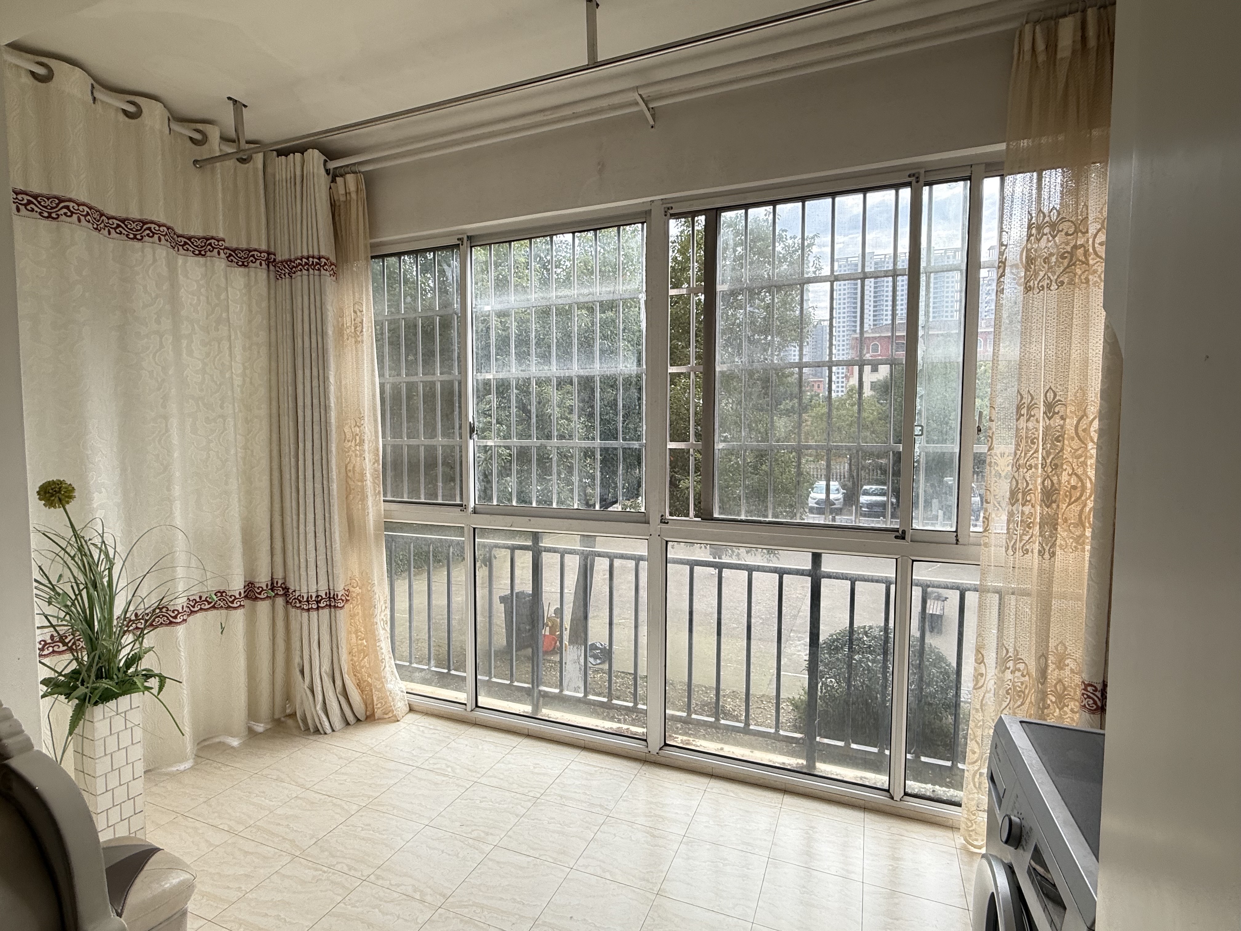 学府花园(文苑瑞景) 2室2厅1卫 1500.0元/月 学府花园(文苑瑞景) 2室2厅1卫 1500.0元/月室内图