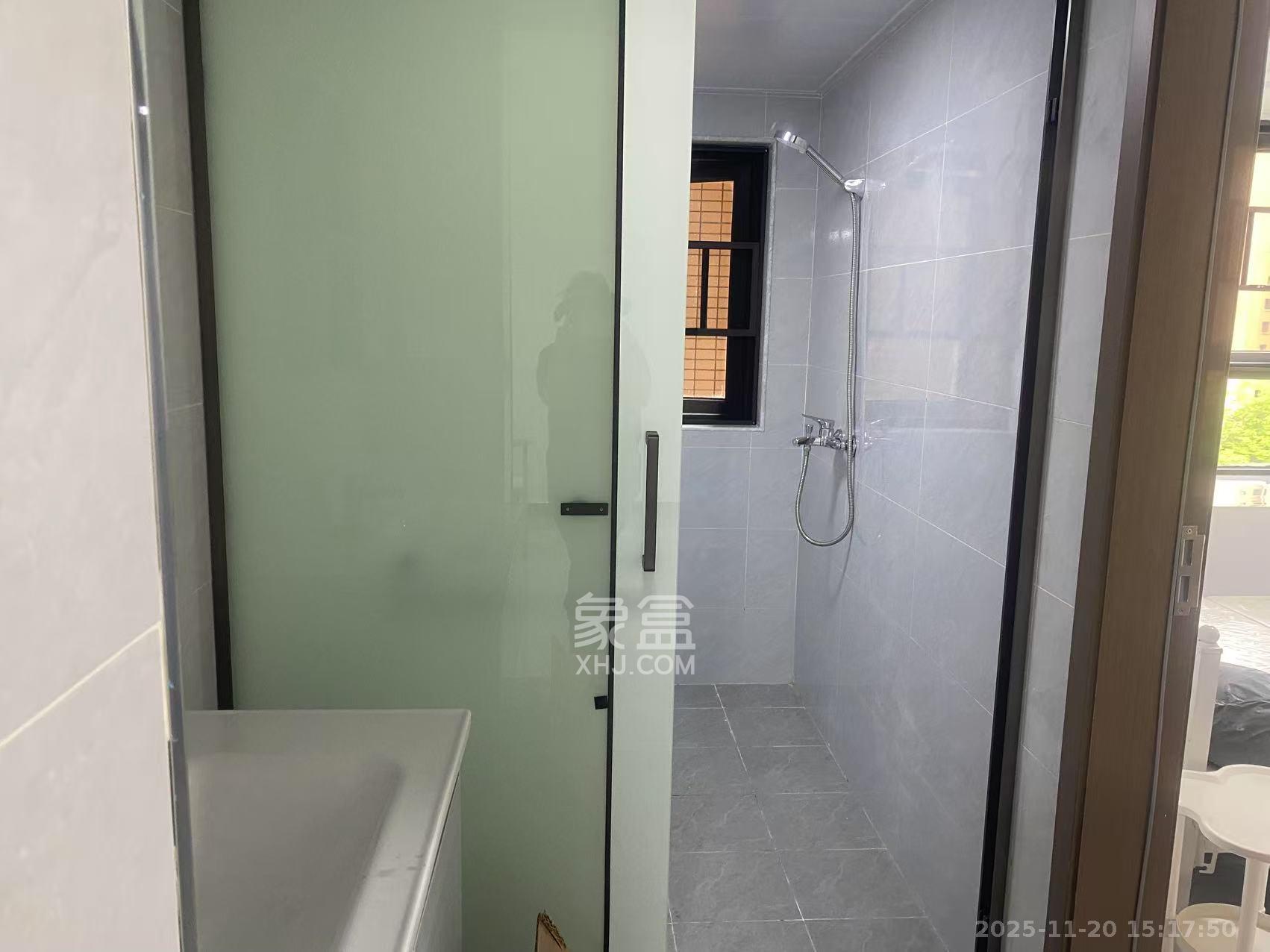 北辰中央公园C区  3室1厅1卫    2400.0元/月室内图