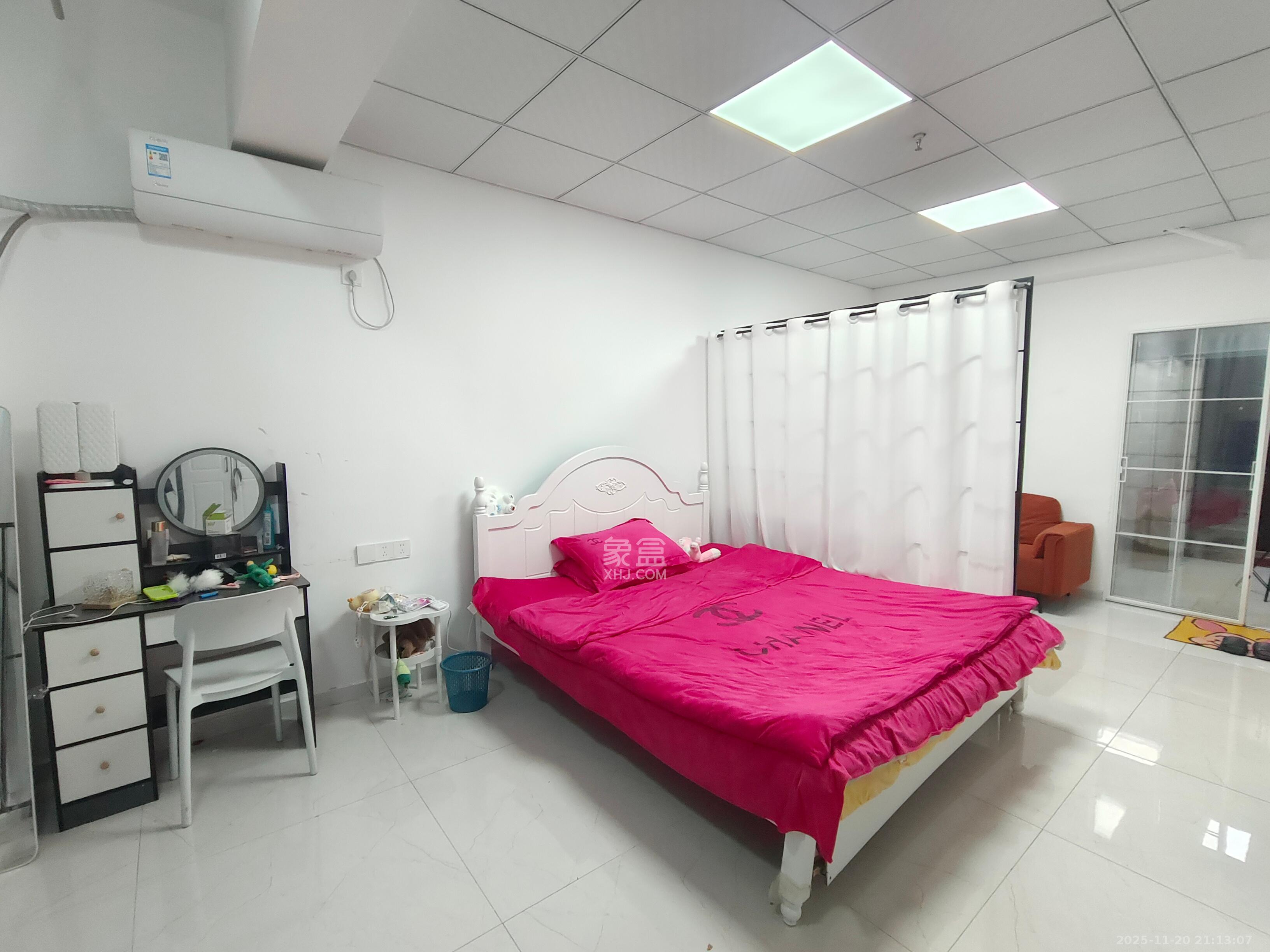 融圣国际  1室1厅1卫    1800.0元/月室内图