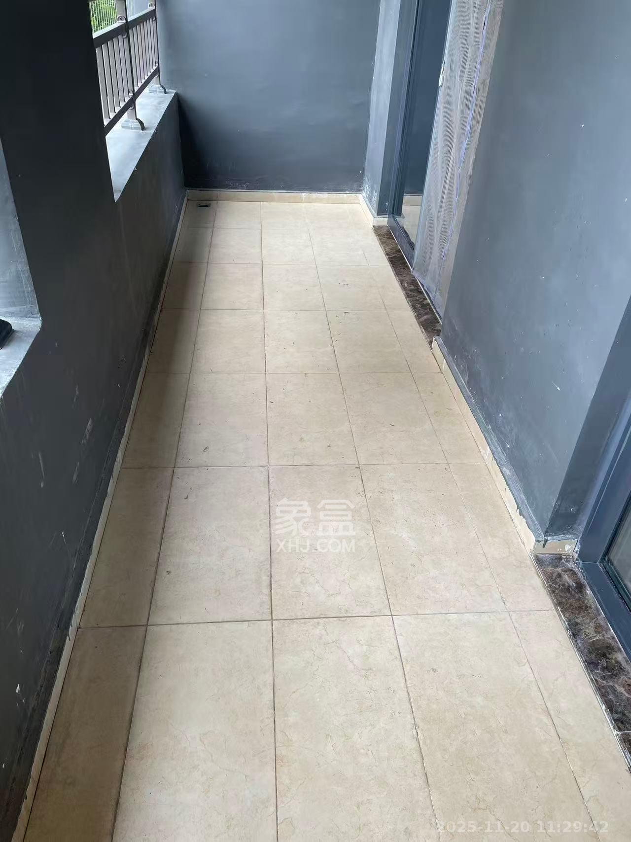 金科集美天辰  3室2厅1卫    1800.0元/月室内图