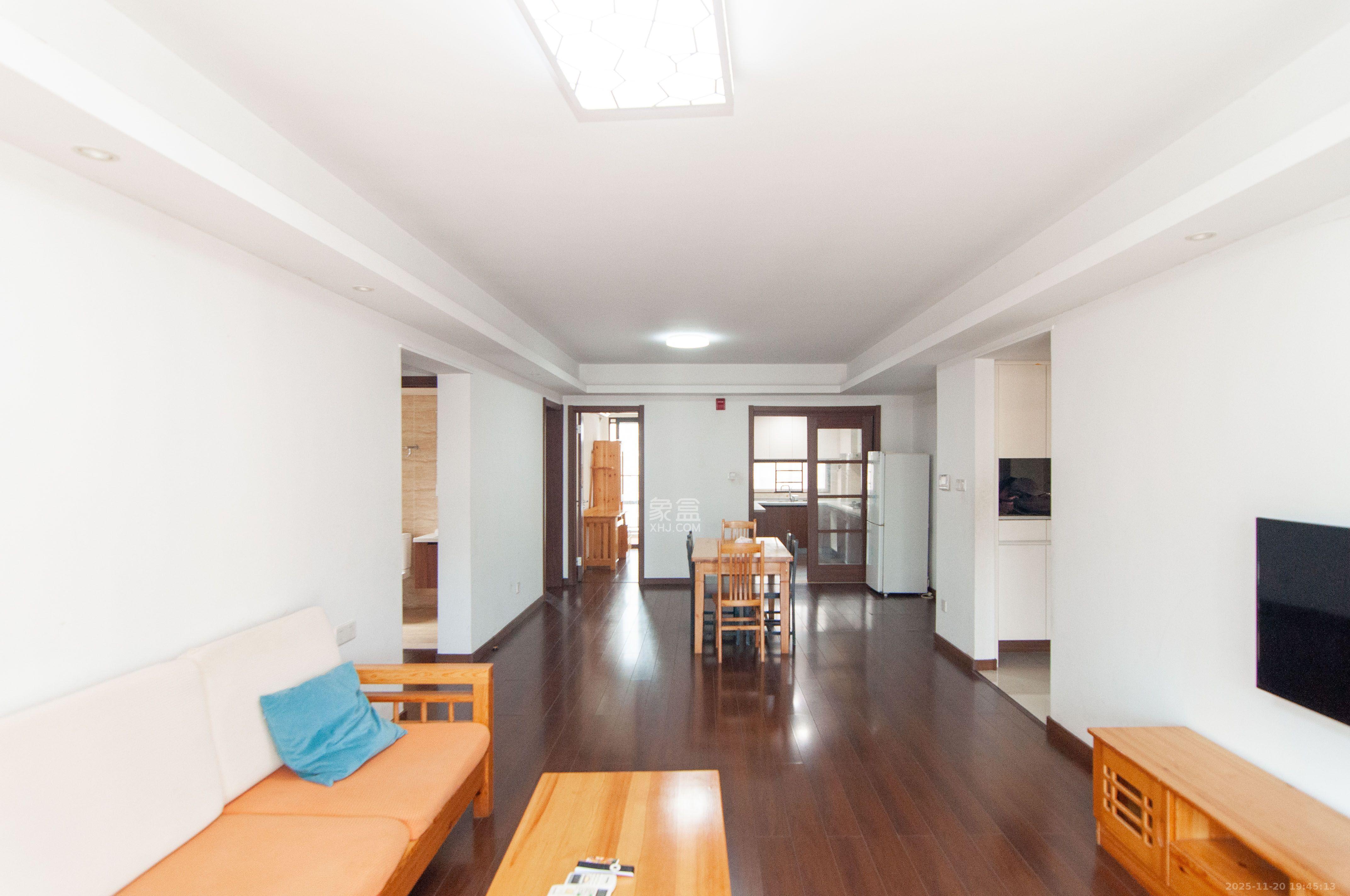 万科里梅溪郡  4室2厅2卫    3500.0元/月室内图