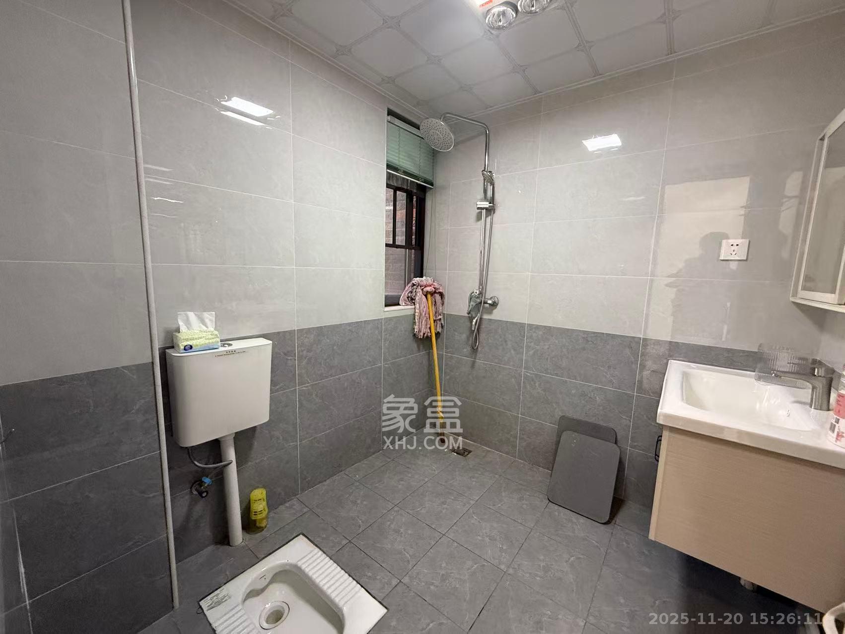 星湖湾二期洋房 3室2厅2卫 2300.0元/月 星湖湾二期洋房 3室2厅2卫 2300.0元/月室内图