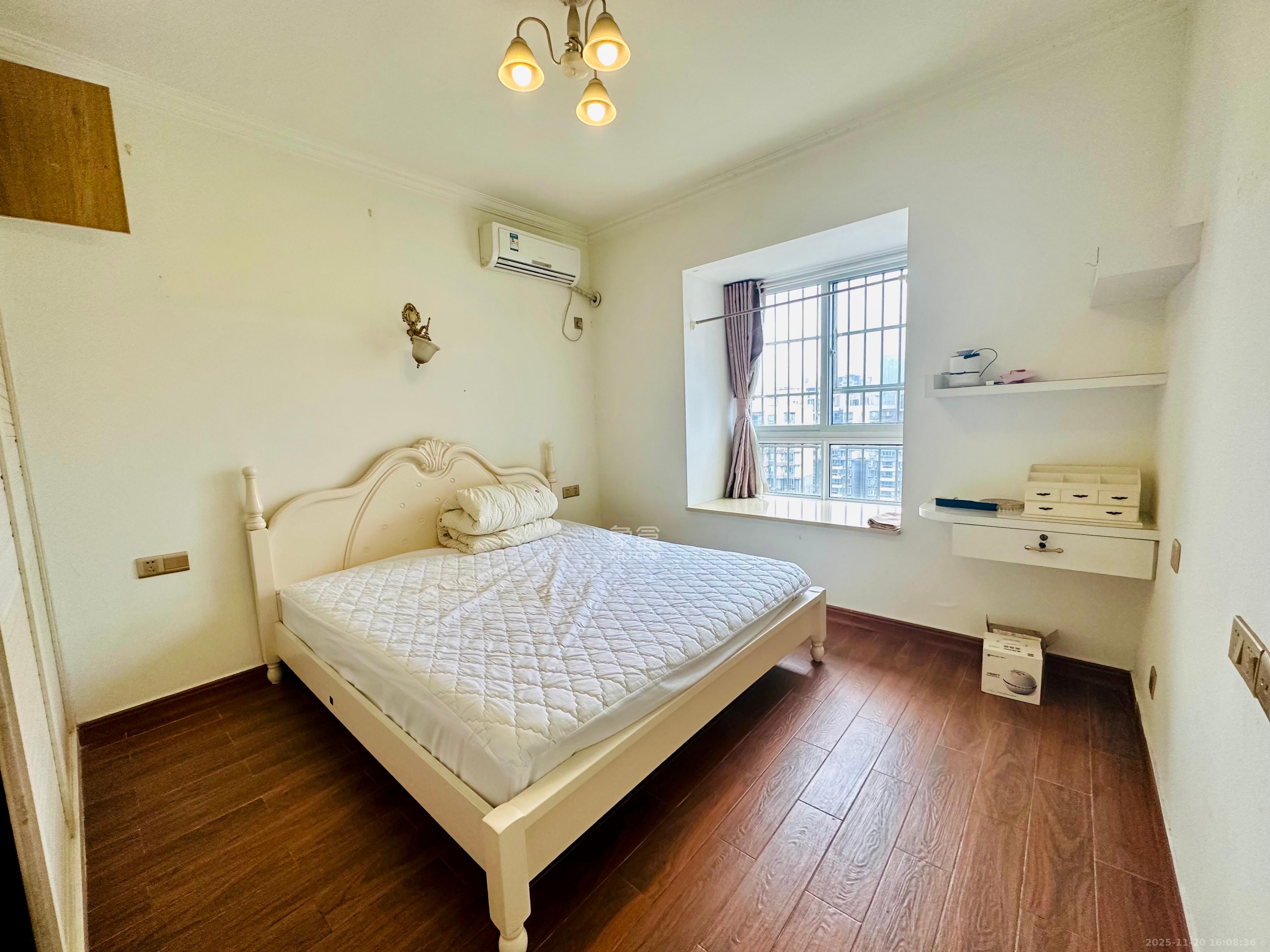 上河国际C区  1室1厅1卫    1900.0元/月室内图