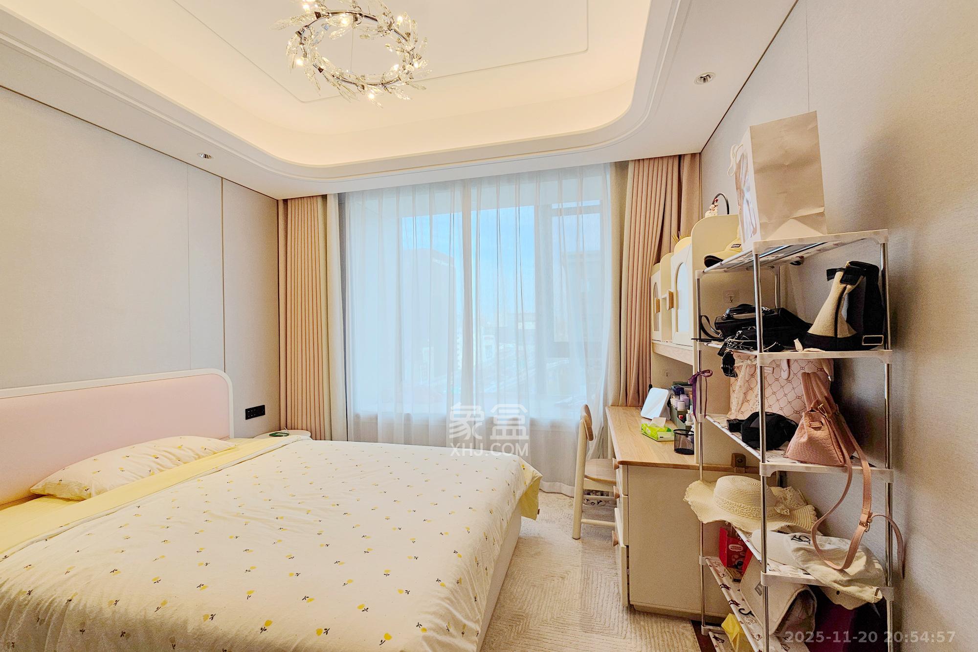 运达滨河广场 5室2厅5卫 1098.0万 运达滨河广场 5室2厅5卫 1098.0万卧室