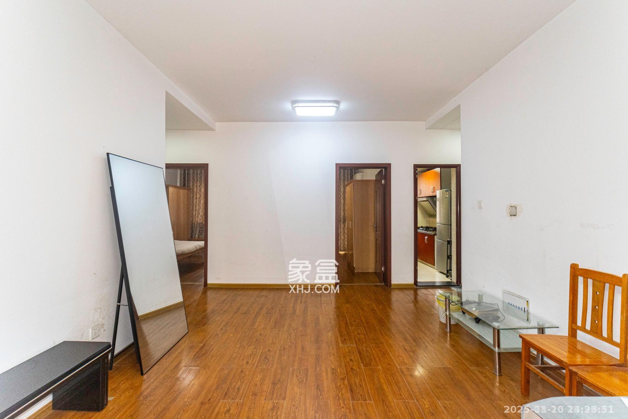 四季星城  3室2厅1卫    1700.0元/月室内图